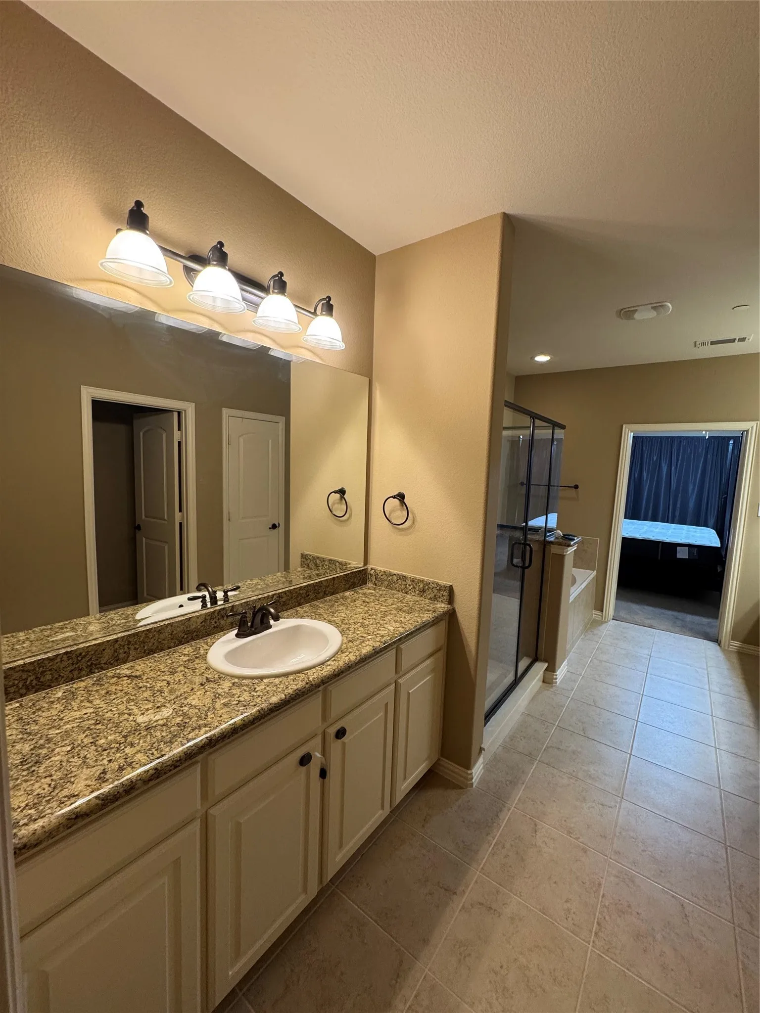 Townhouse For Rent in Dallas County , 6464 Naples Drive, Irving, Texas 75039, 3 Bedroom, 4 Bathroom, 2 Garage spaces, 3,133 Sqft, built in 2012, mls#21360658, Real Estate Agent in Irving, Homes For Rent in Dallas county, Homes For Rent in Irving, Realtor in Irving Texas, Real Estate Brokerage Independent Realty Texas, Luminita Cordes Realtor