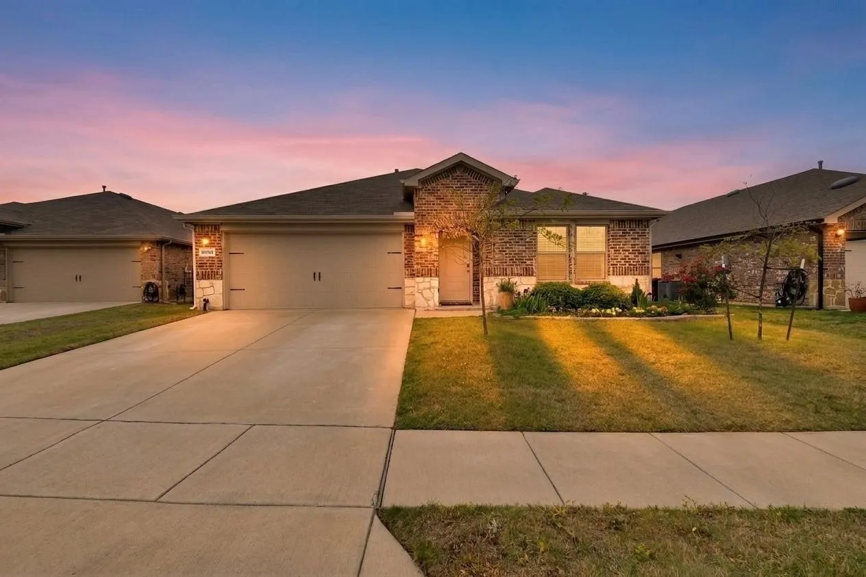 Single Family Residence For Sale in Hunt County , 3223 Buttonbush Drive, Royse City, Texas 75189, 4 Bedroom, 2 Bathroom, 2 Garage spaces, 1,948 Sqft, built in 2021, mls#21358270, Real Estate Agent in Royse City, Homes For Sale in Hunt county, Homes For Sale in Royse City, Realtor in Royse City Texas, Real Estate Brokerage Independent Realty Texas, Luminita Cordes Realtor