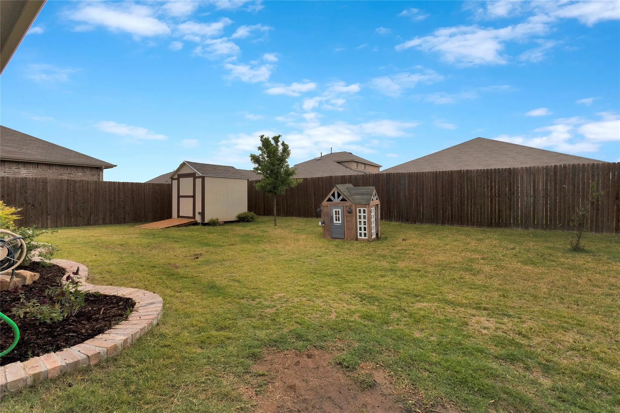 Single Family Residence For Sale in Hunt County , 3223 Buttonbush Drive, Royse City, Texas 75189, 4 Bedroom, 2 Bathroom, 2 Garage spaces, 1,948 Sqft, built in 2021, mls#21358270, Real Estate Agent in Royse City, Homes For Sale in Hunt county, Homes For Sale in Royse City, Realtor in Royse City Texas, Real Estate Brokerage Independent Realty Texas, Luminita Cordes Realtor