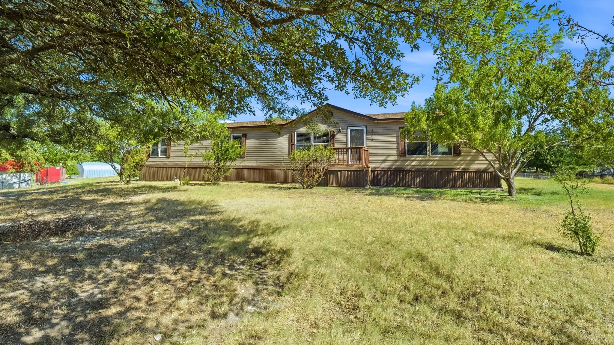 Manufactured Home For Sale in Parker County , 110 Draper Drive, Springtown, Texas 76082, 4 Bedroom, 2 Bathroom, Garage spaces, 2,432 Sqft, built in 2006, mls#21332187, Real Estate Agent in Springtown, Homes For Sale in Parker county, Homes For Sale in Springtown, Realtor in Springtown Texas, Real Estate Brokerage Independent Realty Texas, Luminita Cordes Realtor