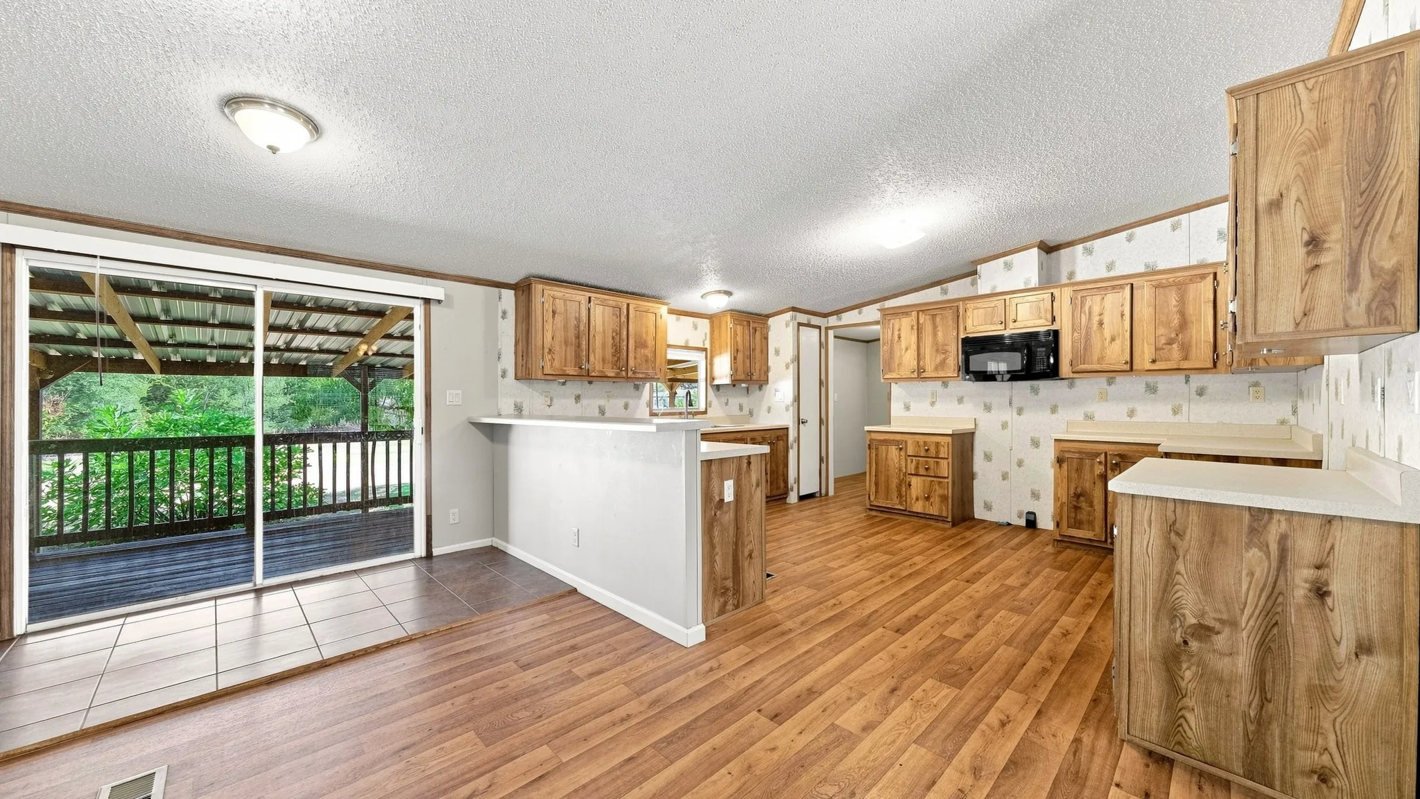 Manufactured Home For Sale in Parker County , 110 Draper Drive, Springtown, Texas 76082, 4 Bedroom, 2 Bathroom, Garage spaces, 2,432 Sqft, built in 2006, mls#21332187, Real Estate Agent in Springtown, Homes For Sale in Parker county, Homes For Sale in Springtown, Realtor in Springtown Texas, Real Estate Brokerage Independent Realty Texas, Luminita Cordes Realtor