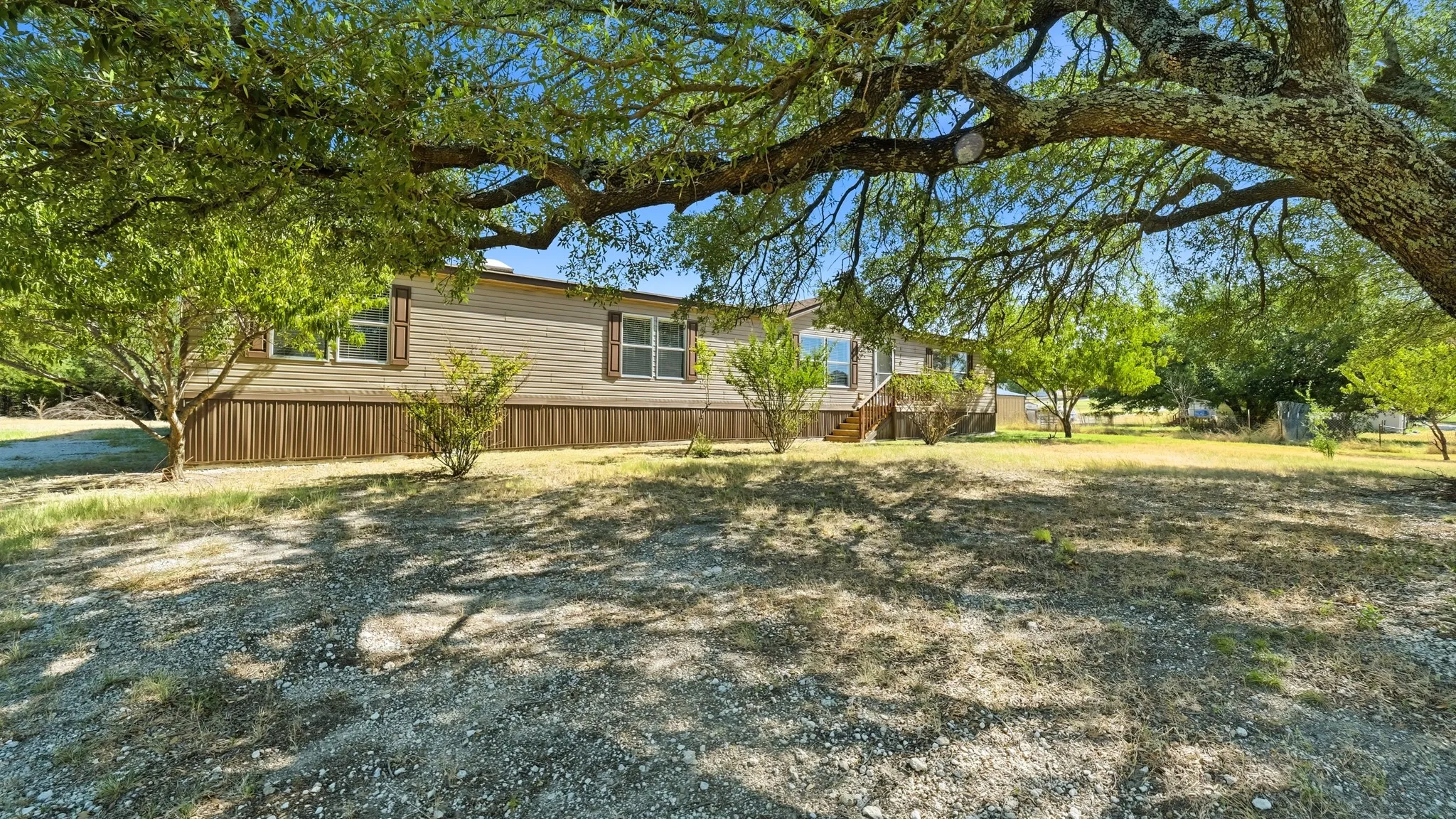 Manufactured Home For Sale in Parker County , 110 Draper Drive, Springtown, Texas 76082, 4 Bedroom, 2 Bathroom, Garage spaces, 2,432 Sqft, built in 2006, mls#21332187, Real Estate Agent in Springtown, Homes For Sale in Parker county, Homes For Sale in Springtown, Realtor in Springtown Texas, Real Estate Brokerage Independent Realty Texas, Luminita Cordes Realtor