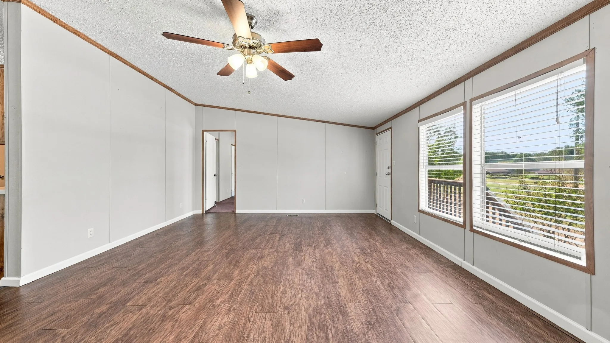 Manufactured Home For Sale in Parker County , 110 Draper Drive, Springtown, Texas 76082, 4 Bedroom, 2 Bathroom, Garage spaces, 2,432 Sqft, built in 2006, mls#21332187, Real Estate Agent in Springtown, Homes For Sale in Parker county, Homes For Sale in Springtown, Realtor in Springtown Texas, Real Estate Brokerage Independent Realty Texas, Luminita Cordes Realtor