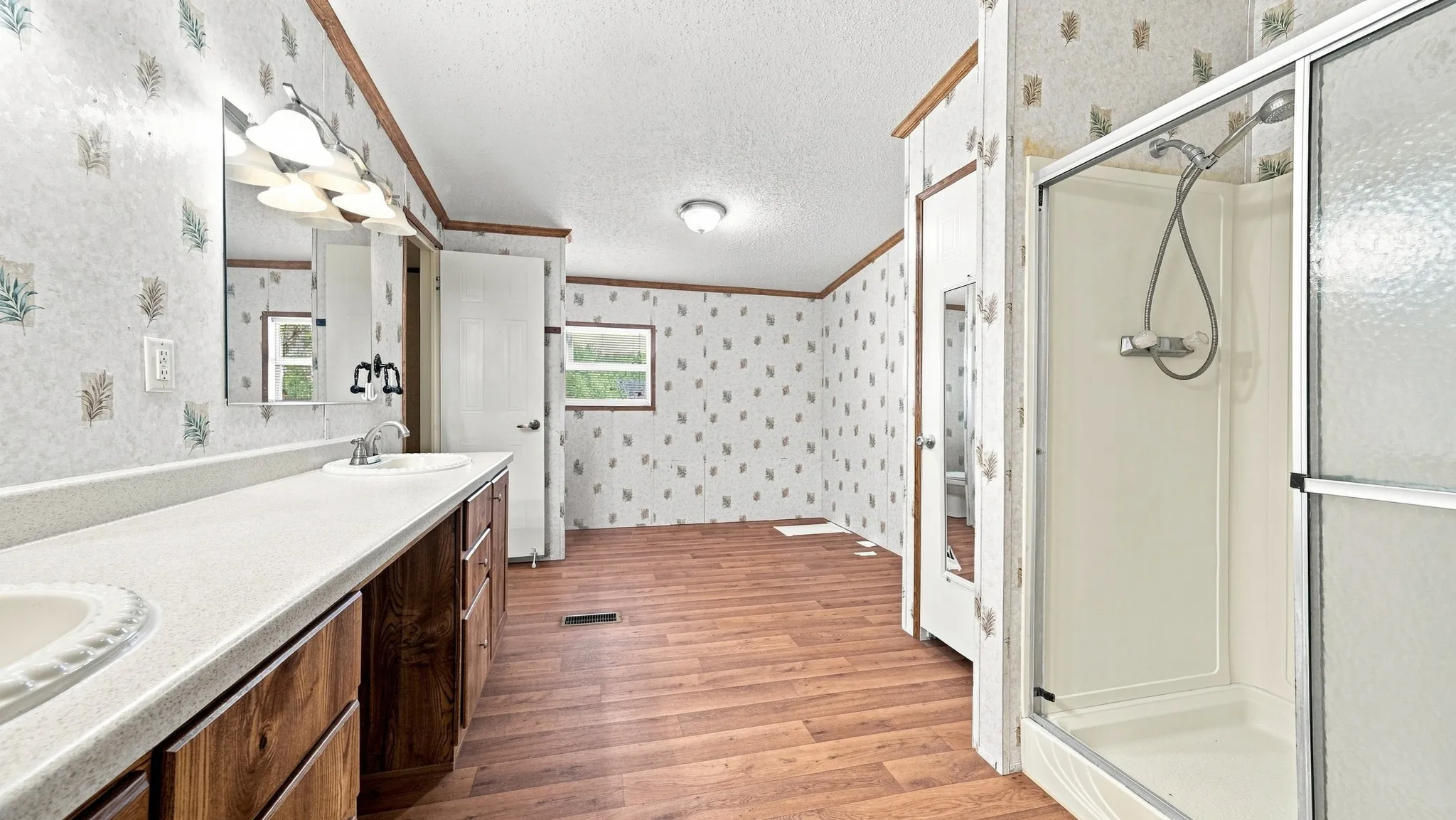 Manufactured Home For Sale in Parker County , 110 Draper Drive, Springtown, Texas 76082, 4 Bedroom, 2 Bathroom, Garage spaces, 2,432 Sqft, built in 2006, mls#21332187, Real Estate Agent in Springtown, Homes For Sale in Parker county, Homes For Sale in Springtown, Realtor in Springtown Texas, Real Estate Brokerage Independent Realty Texas, Luminita Cordes Realtor