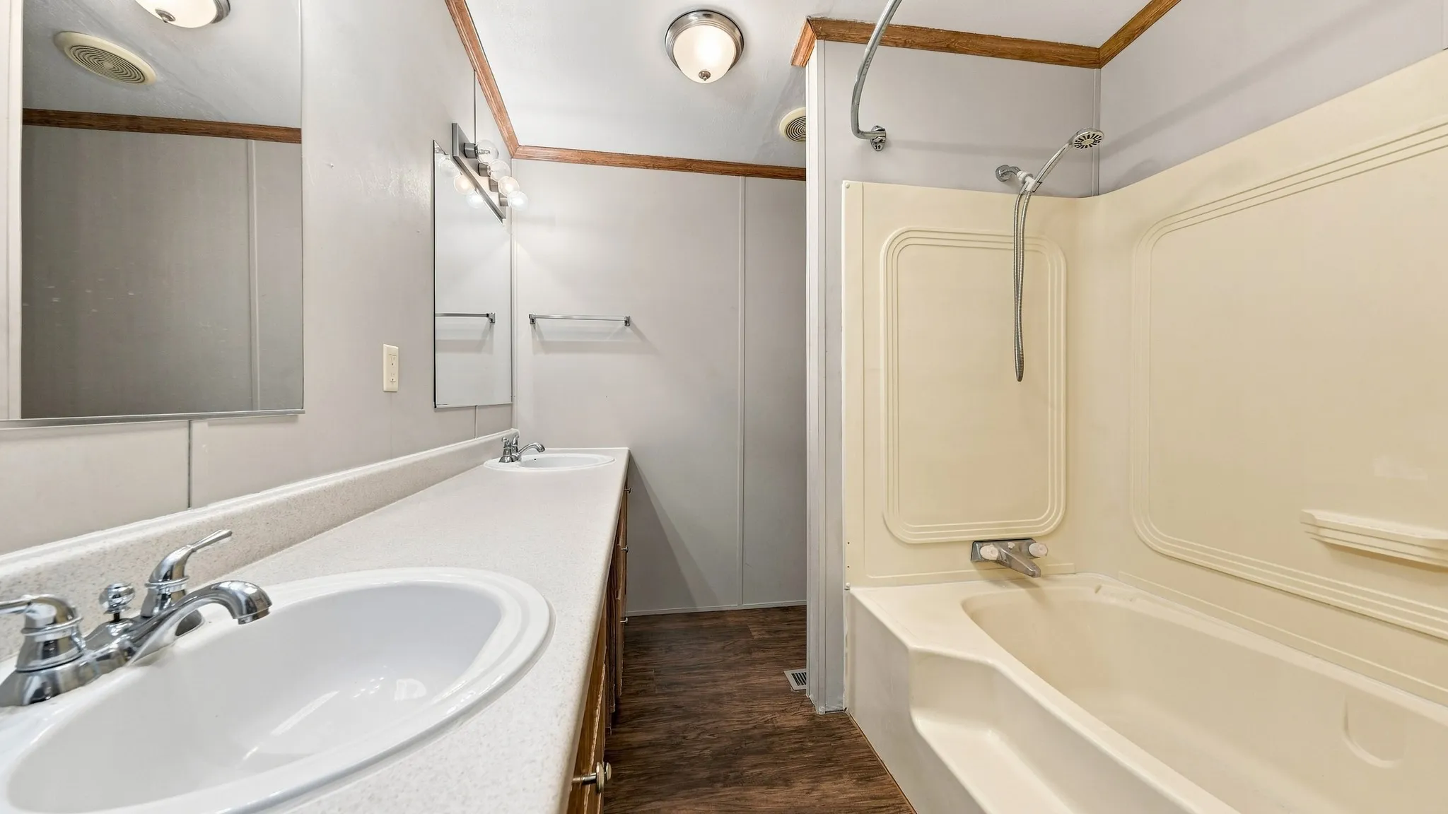 Manufactured Home For Sale in Parker County , 110 Draper Drive, Springtown, Texas 76082, 4 Bedroom, 2 Bathroom, Garage spaces, 2,432 Sqft, built in 2006, mls#21332187, Real Estate Agent in Springtown, Homes For Sale in Parker county, Homes For Sale in Springtown, Realtor in Springtown Texas, Real Estate Brokerage Independent Realty Texas, Luminita Cordes Realtor
