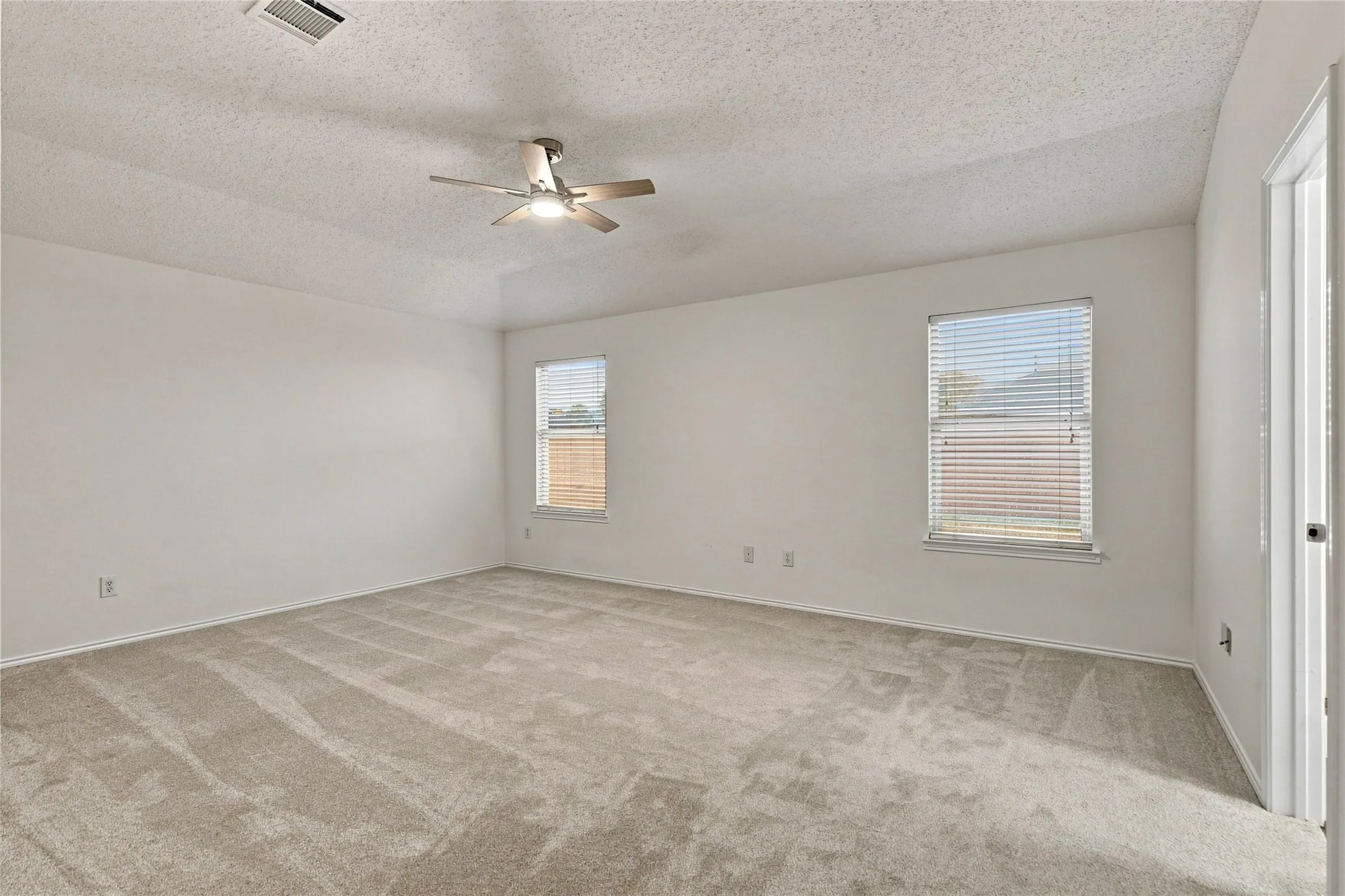 Single Family Residence For Sale in Collin County , 9900 Carter Drive, Mc Kinney, Texas 75072, 3 Bedroom, 2 Bathroom, 2 Garage spaces, 1,811 Sqft, built in 2003, mls#21356587, Real Estate Agent in Mc Kinney, Homes For Sale in Collin county, Homes For Sale in Mc Kinney, Realtor in Mc Kinney Texas, Real Estate Brokerage Independent Realty Texas, Luminita Cordes Realtor