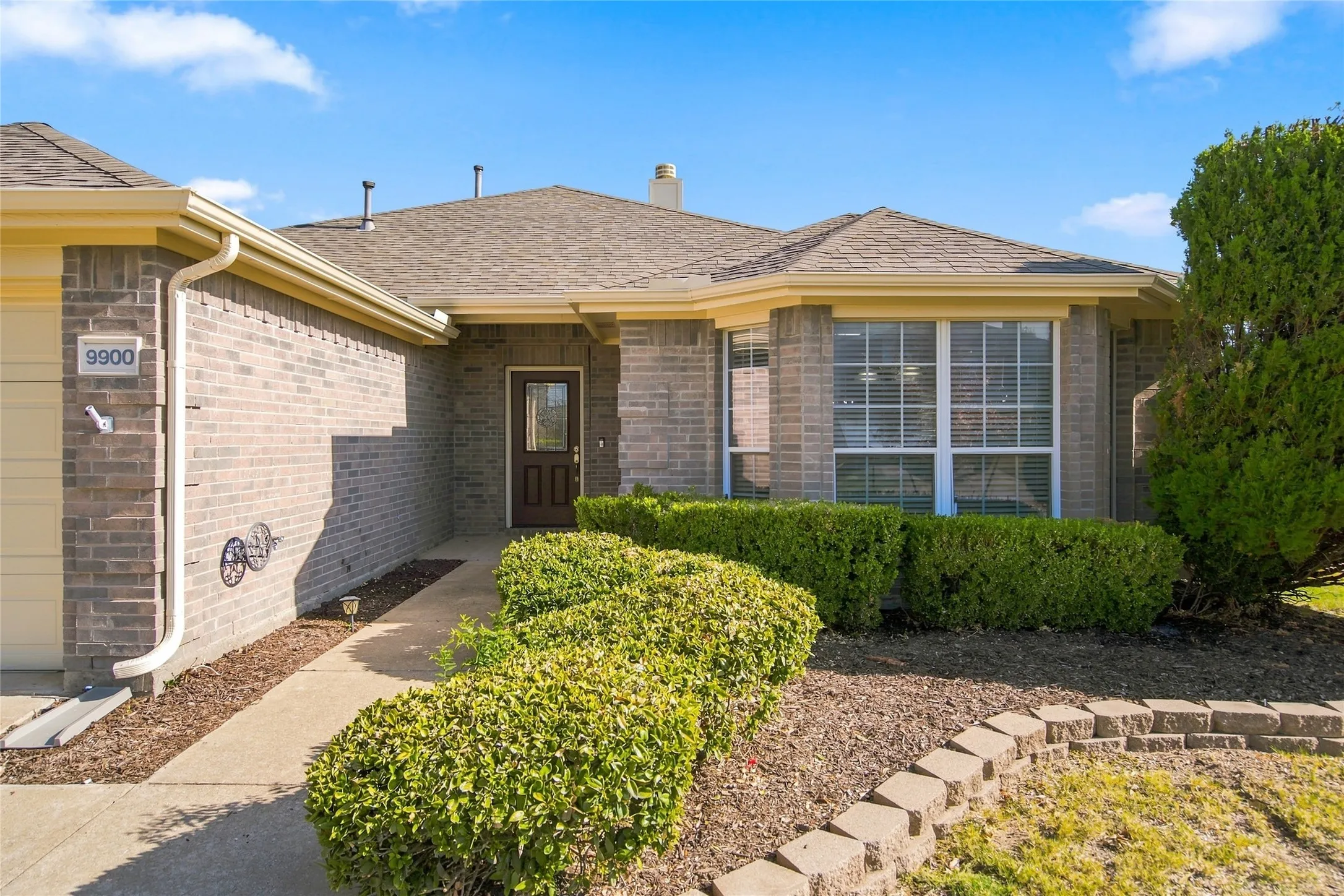Single Family Residence For Sale in Collin County , 9900 Carter Drive, Mc Kinney, Texas 75072, 3 Bedroom, 2 Bathroom, 2 Garage spaces, 1,811 Sqft, built in 2003, mls#21356587, Real Estate Agent in Mc Kinney, Homes For Sale in Collin county, Homes For Sale in Mc Kinney, Realtor in Mc Kinney Texas, Real Estate Brokerage Independent Realty Texas, Luminita Cordes Realtor