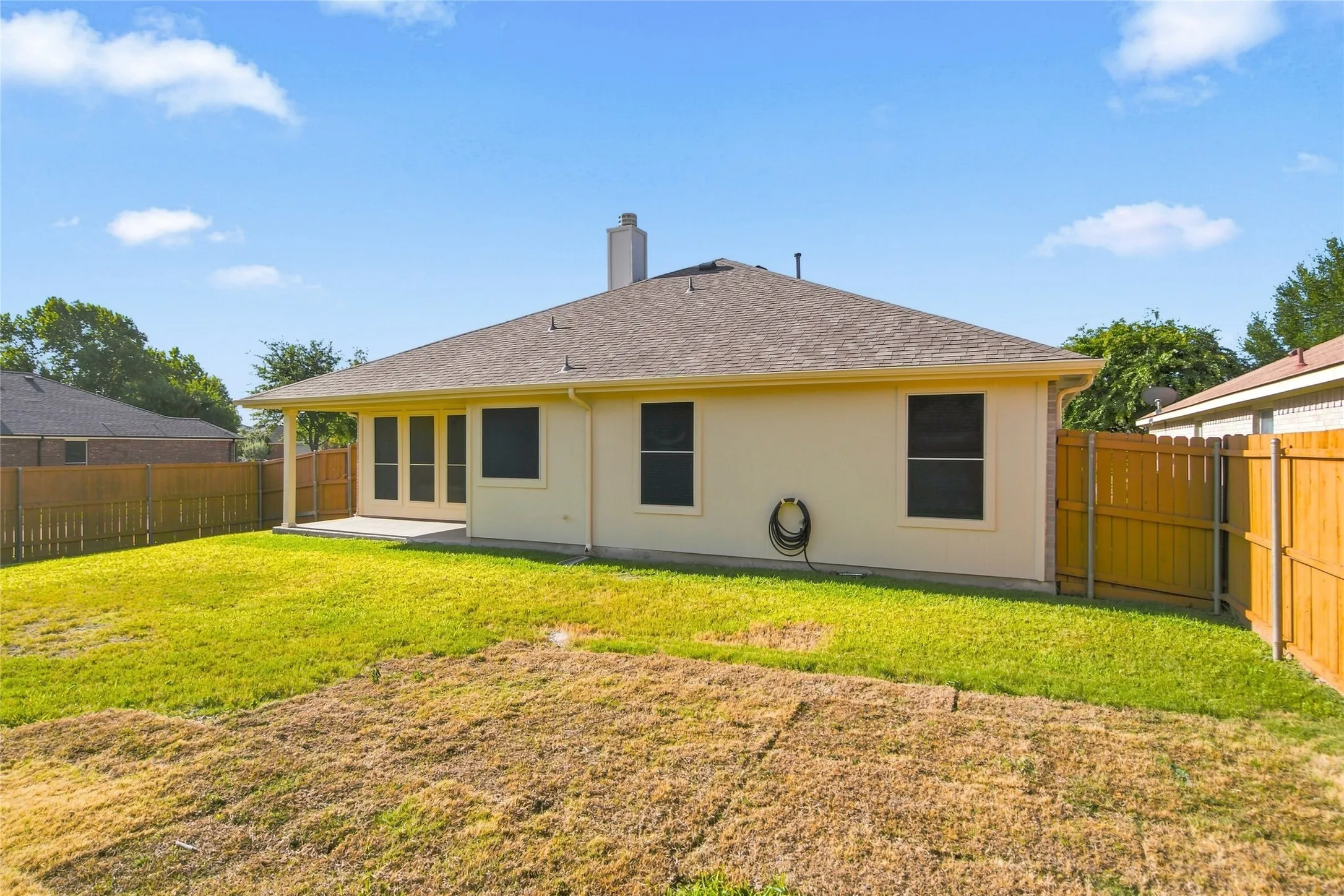 Single Family Residence For Sale in Collin County , 9900 Carter Drive, Mc Kinney, Texas 75072, 3 Bedroom, 2 Bathroom, 2 Garage spaces, 1,811 Sqft, built in 2003, mls#21356587, Real Estate Agent in Mc Kinney, Homes For Sale in Collin county, Homes For Sale in Mc Kinney, Realtor in Mc Kinney Texas, Real Estate Brokerage Independent Realty Texas, Luminita Cordes Realtor