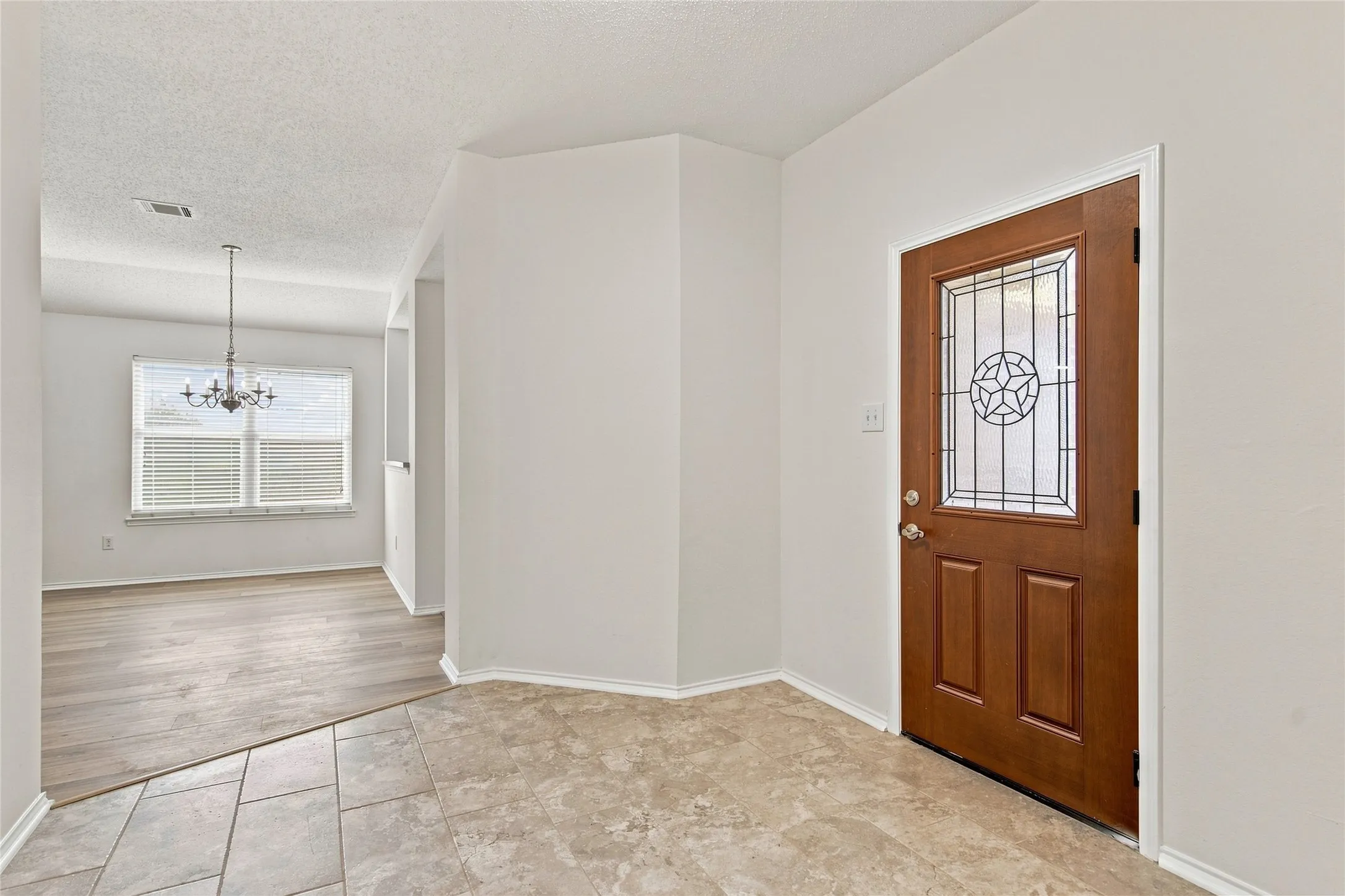 Single Family Residence For Sale in Collin County , 9900 Carter Drive, Mc Kinney, Texas 75072, 3 Bedroom, 2 Bathroom, 2 Garage spaces, 1,811 Sqft, built in 2003, mls#21356587, Real Estate Agent in Mc Kinney, Homes For Sale in Collin county, Homes For Sale in Mc Kinney, Realtor in Mc Kinney Texas, Real Estate Brokerage Independent Realty Texas, Luminita Cordes Realtor
