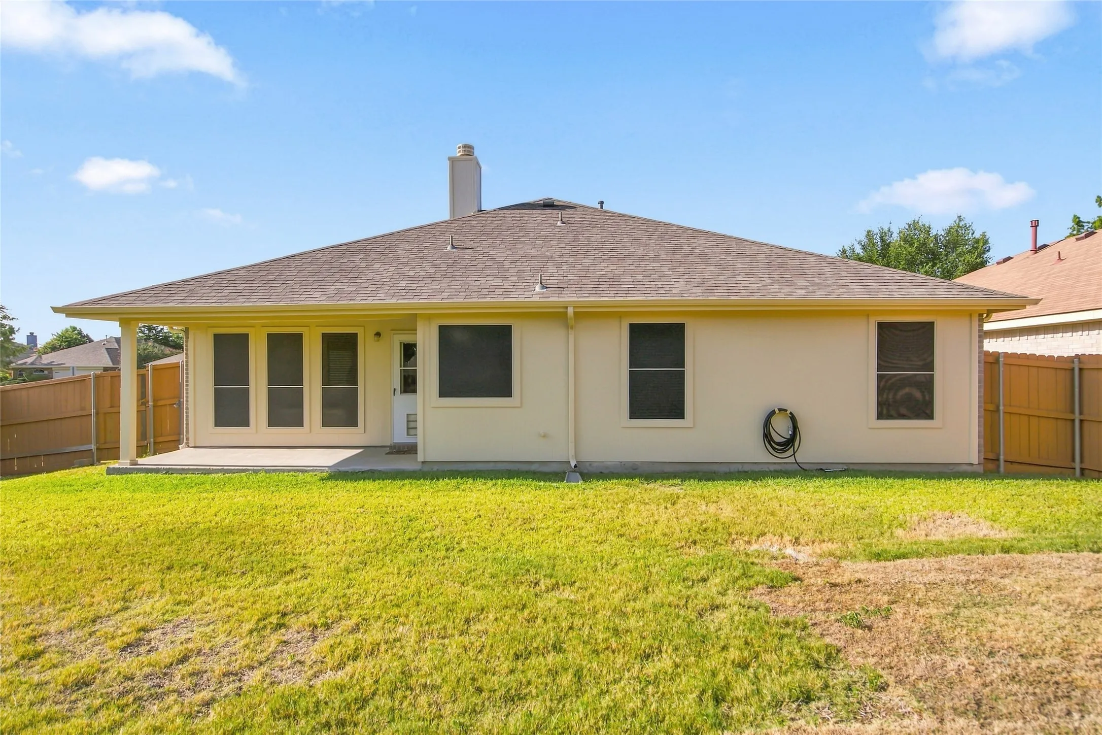 Single Family Residence For Sale in Collin County , 9900 Carter Drive, Mc Kinney, Texas 75072, 3 Bedroom, 2 Bathroom, 2 Garage spaces, 1,811 Sqft, built in 2003, mls#21356587, Real Estate Agent in Mc Kinney, Homes For Sale in Collin county, Homes For Sale in Mc Kinney, Realtor in Mc Kinney Texas, Real Estate Brokerage Independent Realty Texas, Luminita Cordes Realtor