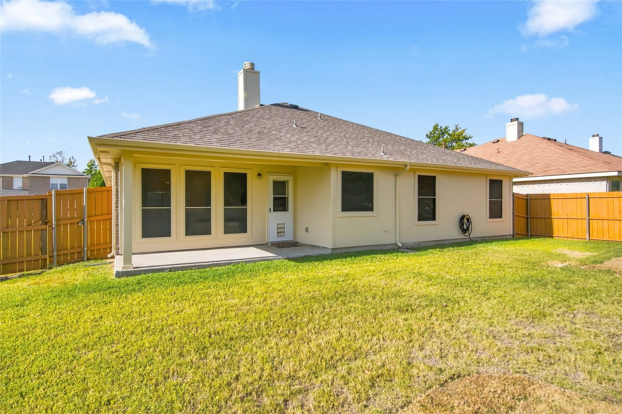 Single Family Residence For Sale in Collin County , 9900 Carter Drive, Mc Kinney, Texas 75072, 3 Bedroom, 2 Bathroom, 2 Garage spaces, 1,811 Sqft, built in 2003, mls#21356587, Real Estate Agent in Mc Kinney, Homes For Sale in Collin county, Homes For Sale in Mc Kinney, Realtor in Mc Kinney Texas, Real Estate Brokerage Independent Realty Texas, Luminita Cordes Realtor