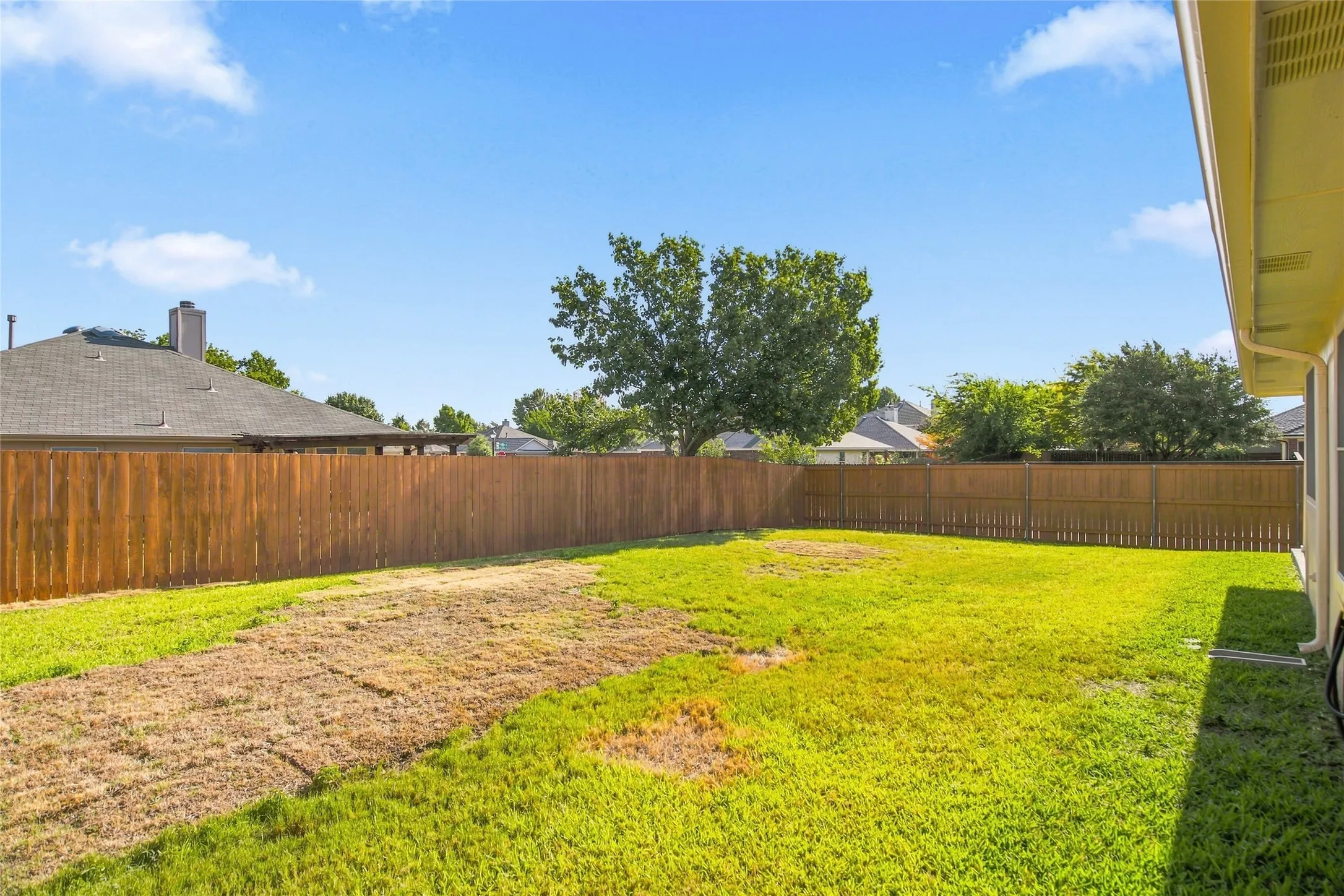 Single Family Residence For Sale in Collin County , 9900 Carter Drive, Mc Kinney, Texas 75072, 3 Bedroom, 2 Bathroom, 2 Garage spaces, 1,811 Sqft, built in 2003, mls#21356587, Real Estate Agent in Mc Kinney, Homes For Sale in Collin county, Homes For Sale in Mc Kinney, Realtor in Mc Kinney Texas, Real Estate Brokerage Independent Realty Texas, Luminita Cordes Realtor