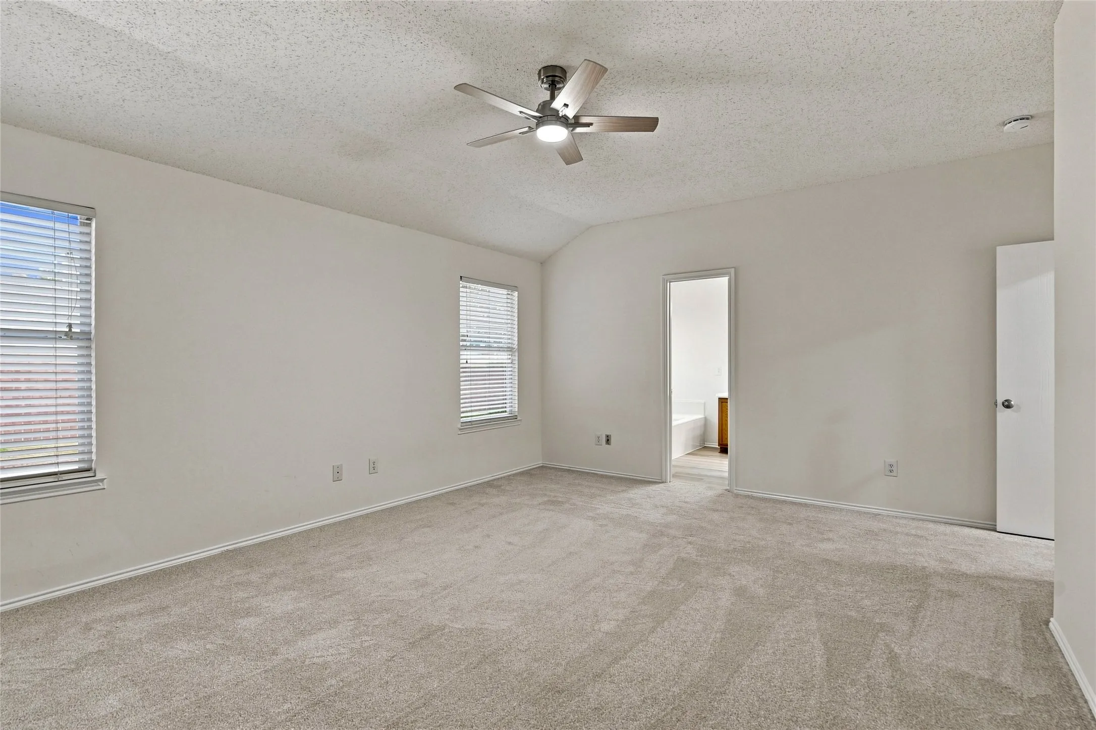 Single Family Residence For Sale in Collin County , 9900 Carter Drive, Mc Kinney, Texas 75072, 3 Bedroom, 2 Bathroom, 2 Garage spaces, 1,811 Sqft, built in 2003, mls#21356587, Real Estate Agent in Mc Kinney, Homes For Sale in Collin county, Homes For Sale in Mc Kinney, Realtor in Mc Kinney Texas, Real Estate Brokerage Independent Realty Texas, Luminita Cordes Realtor