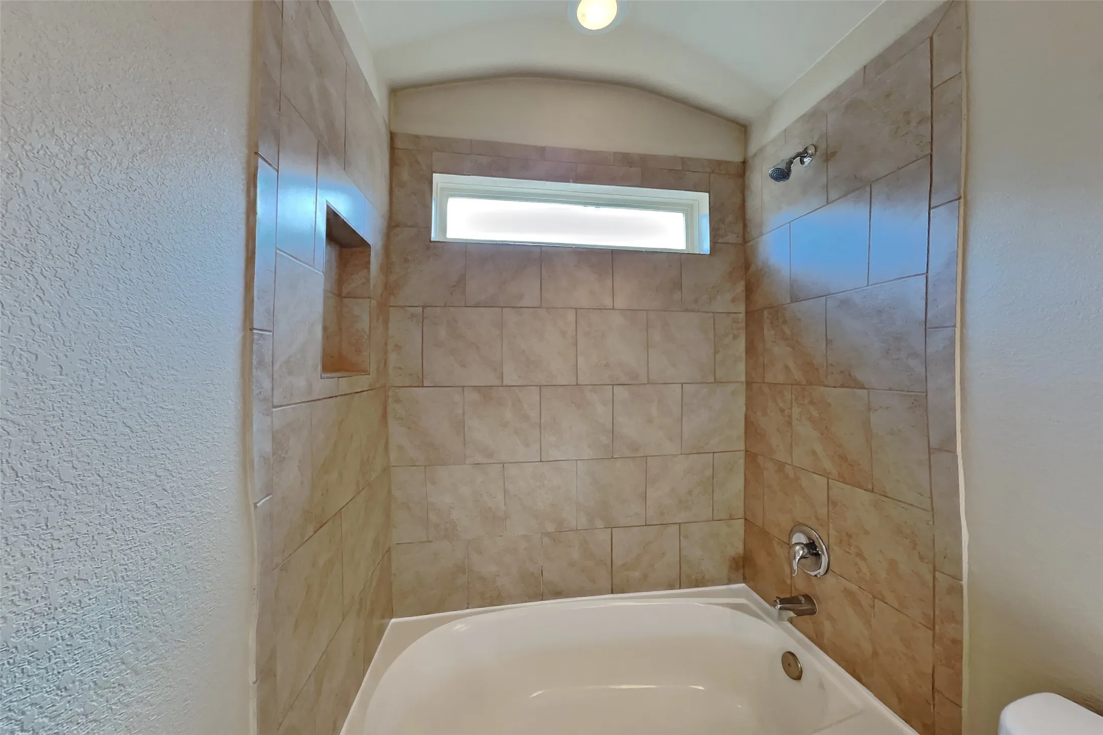 Single Family Residence For Rent in Tarrant County , 1716 Kachina Lodge Road, Fort Worth, Texas 76131, 3 Bedroom, 2 Bathroom, 2 Garage spaces, 1,590 Sqft, built in 2015, mls#21361030, Real Estate Agent in Fort Worth, Homes For Rent in Tarrant county, Homes For Rent in Fort Worth, Realtor in Fort Worth Texas, Real Estate Brokerage Independent Realty Texas, Luminita Cordes Realtor
