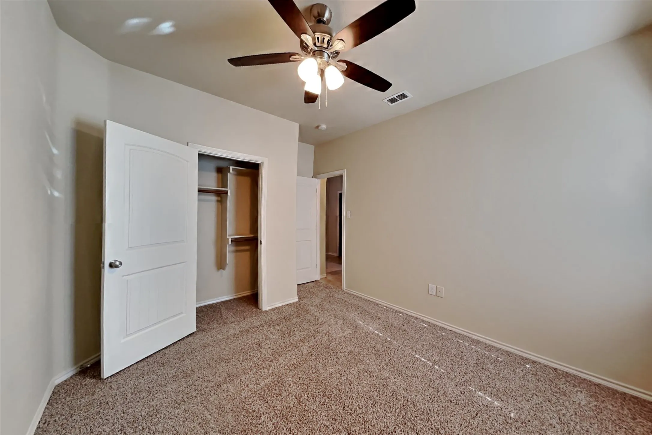 Single Family Residence For Rent in Tarrant County , 1716 Kachina Lodge Road, Fort Worth, Texas 76131, 3 Bedroom, 2 Bathroom, 2 Garage spaces, 1,590 Sqft, built in 2015, mls#21361030, Real Estate Agent in Fort Worth, Homes For Rent in Tarrant county, Homes For Rent in Fort Worth, Realtor in Fort Worth Texas, Real Estate Brokerage Independent Realty Texas, Luminita Cordes Realtor