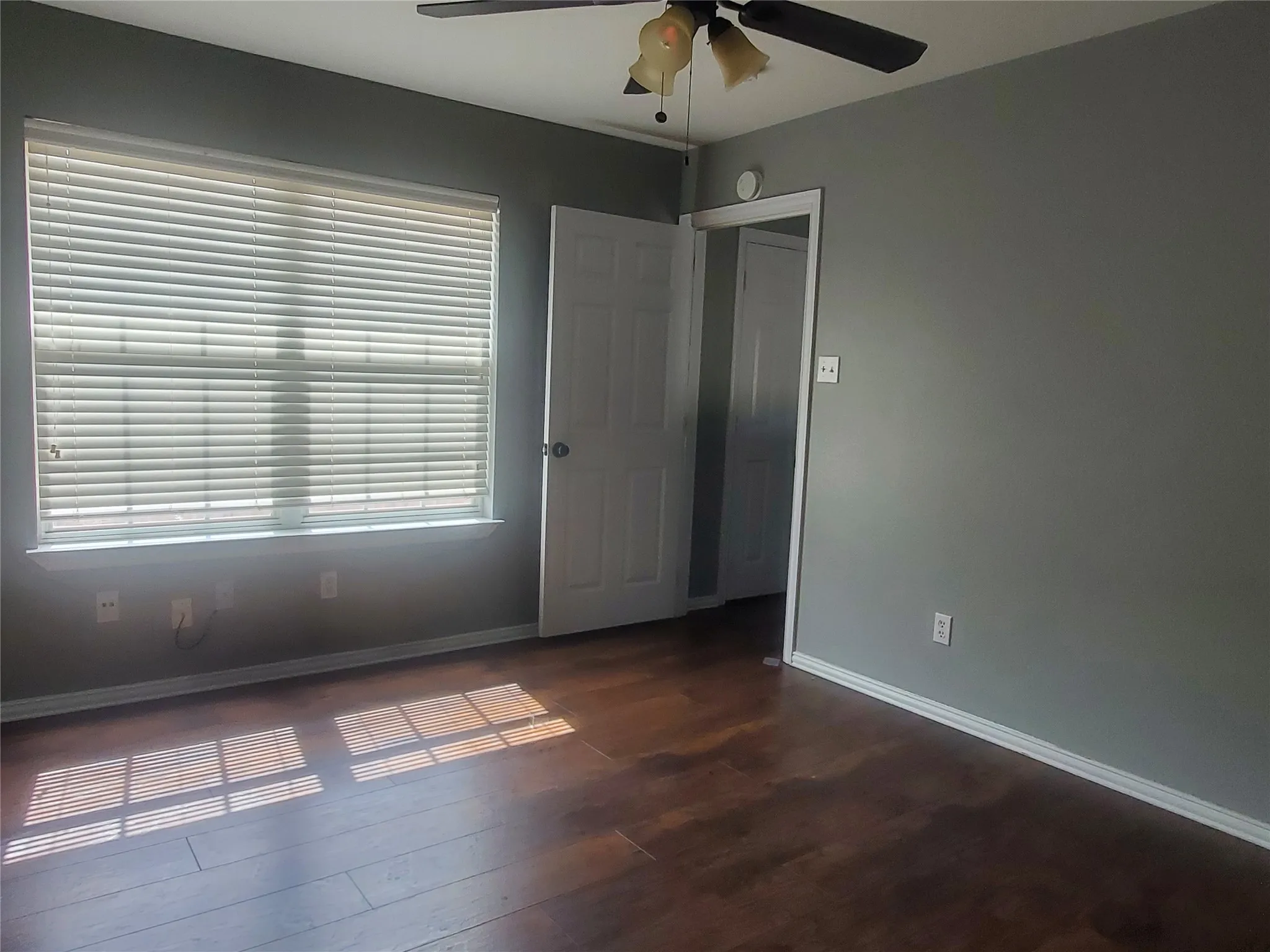 Single Family Residence For Rent in Dallas County , 3607 Hamburg Court, Dallas, Texas 75215, 3 Bedroom, 3 Bathroom, 2 Garage spaces, 1,333 Sqft, built in 2004, mls#21348044, Real Estate Agent in Dallas, Homes For Rent in Dallas county, Homes For Rent in Dallas, Realtor in Dallas Texas, Real Estate Brokerage Independent Realty Texas, Luminita Cordes Realtor
