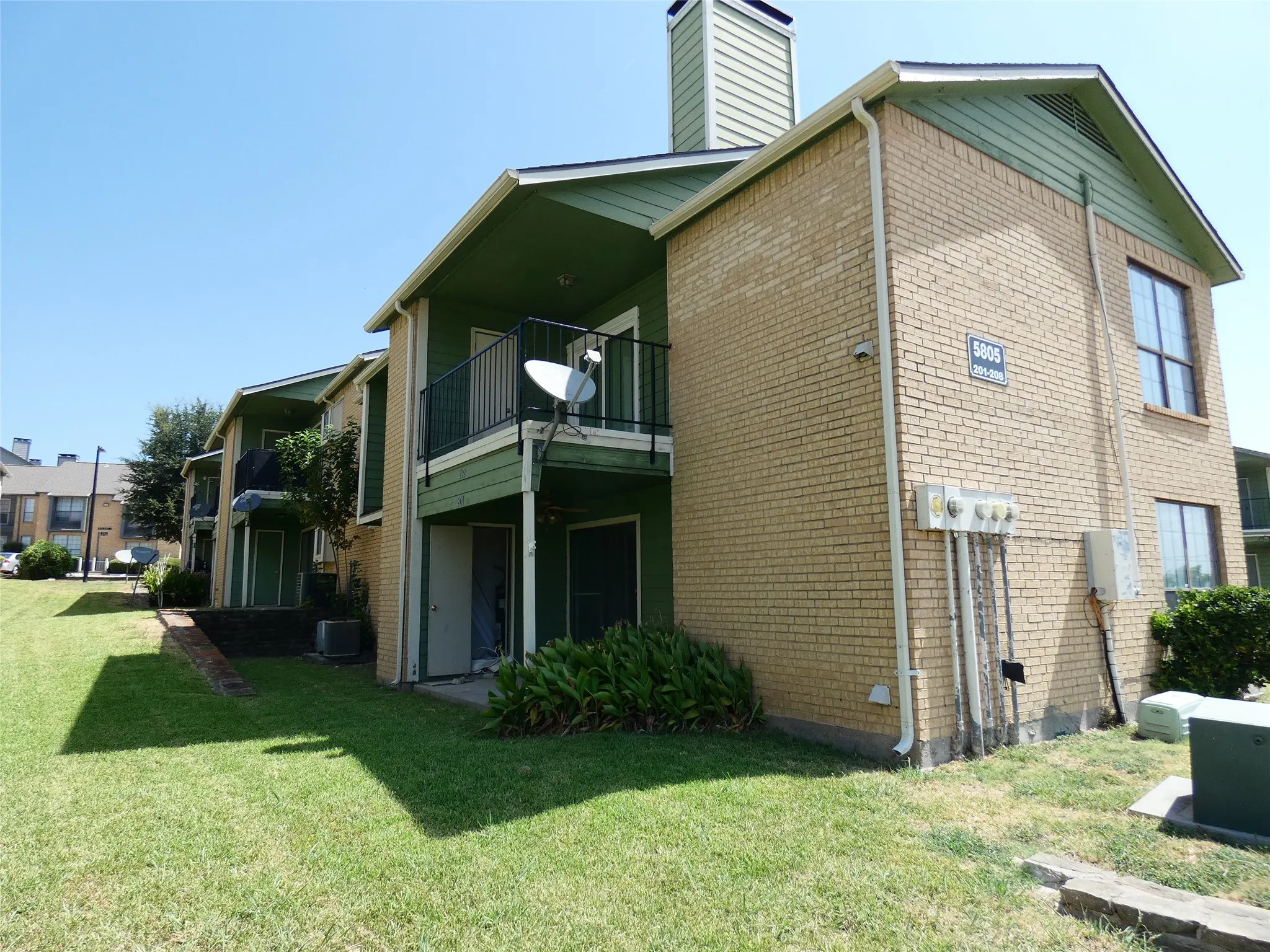 Condominium For Rent in Dallas County , 5805 Lake Hubbard Parkway 202, Garland, Texas 75043, 2 Bedroom, 2 Bathroom, Garage spaces, 1,012 Sqft, built in 1983, mls#21361010, Real Estate Agent in Garland, Homes For Rent in Dallas county, Homes For Rent in Garland, Realtor in Garland Texas, Real Estate Brokerage Independent Realty Texas, Luminita Cordes Realtor