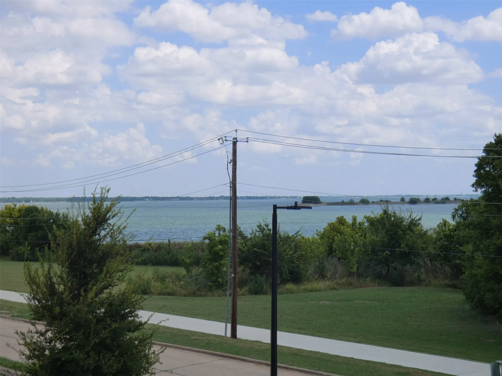 Condominium For Rent in Dallas County , 5805 Lake Hubbard Parkway 202, Garland, Texas 75043, 2 Bedroom, 2 Bathroom, Garage spaces, 1,012 Sqft, built in 1983, mls#21361010, Real Estate Agent in Garland, Homes For Rent in Dallas county, Homes For Rent in Garland, Realtor in Garland Texas, Real Estate Brokerage Independent Realty Texas, Luminita Cordes Realtor