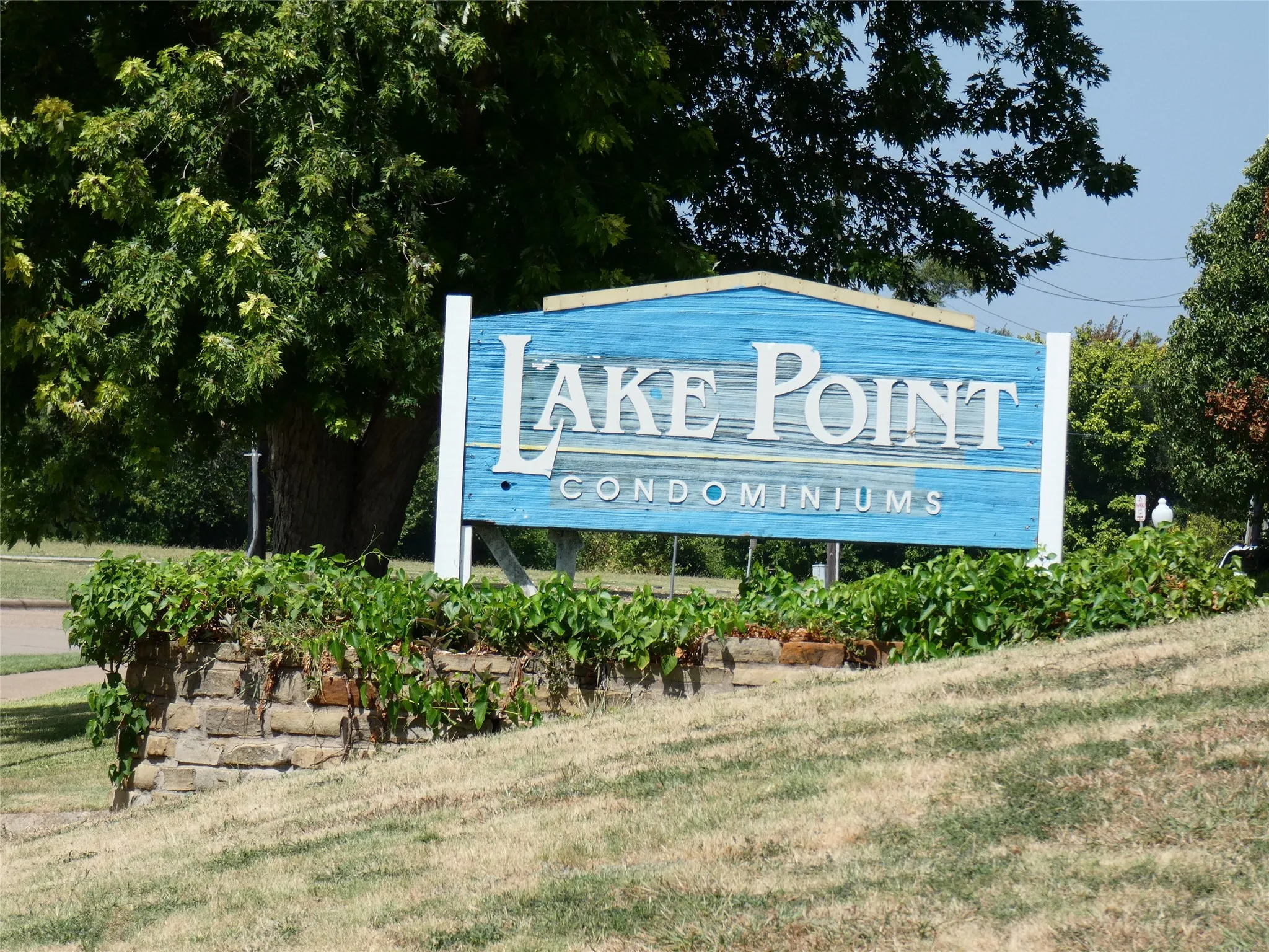 Condominium For Rent in Dallas County , 5805 Lake Hubbard Parkway 202, Garland, Texas 75043, 2 Bedroom, 2 Bathroom, Garage spaces, 1,012 Sqft, built in 1983, mls#21361010, Real Estate Agent in Garland, Homes For Rent in Dallas county, Homes For Rent in Garland, Realtor in Garland Texas, Real Estate Brokerage Independent Realty Texas, Luminita Cordes Realtor