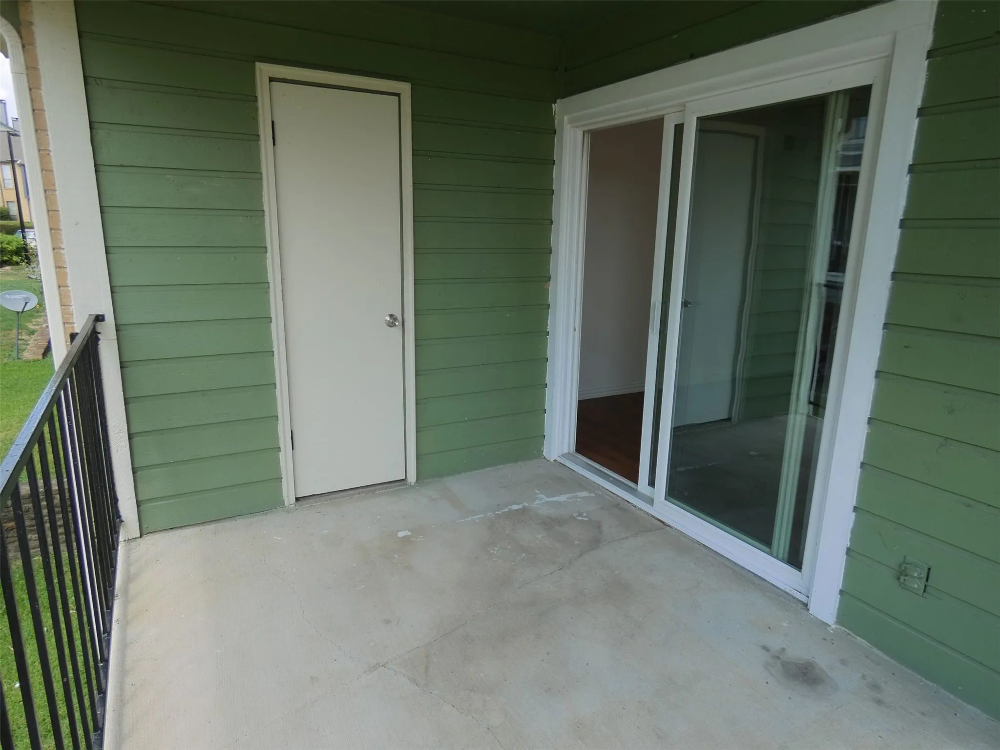 Condominium For Rent in Dallas County , 5805 Lake Hubbard Parkway 202, Garland, Texas 75043, 2 Bedroom, 2 Bathroom, Garage spaces, 1,012 Sqft, built in 1983, mls#21361010, Real Estate Agent in Garland, Homes For Rent in Dallas county, Homes For Rent in Garland, Realtor in Garland Texas, Real Estate Brokerage Independent Realty Texas, Luminita Cordes Realtor