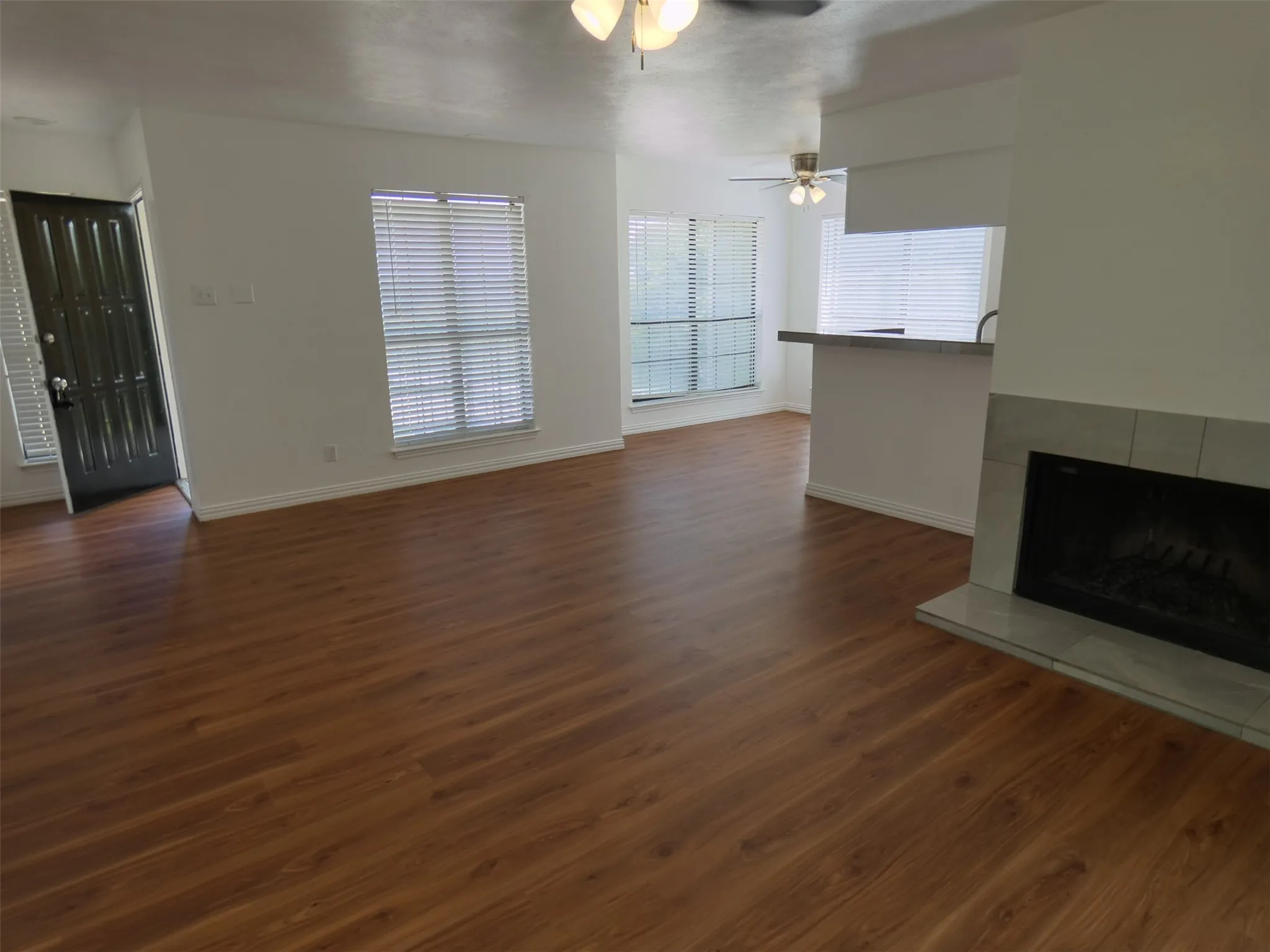 Condominium For Rent in Dallas County , 5805 Lake Hubbard Parkway 202, Garland, Texas 75043, 2 Bedroom, 2 Bathroom, Garage spaces, 1,012 Sqft, built in 1983, mls#21361010, Real Estate Agent in Garland, Homes For Rent in Dallas county, Homes For Rent in Garland, Realtor in Garland Texas, Real Estate Brokerage Independent Realty Texas, Luminita Cordes Realtor