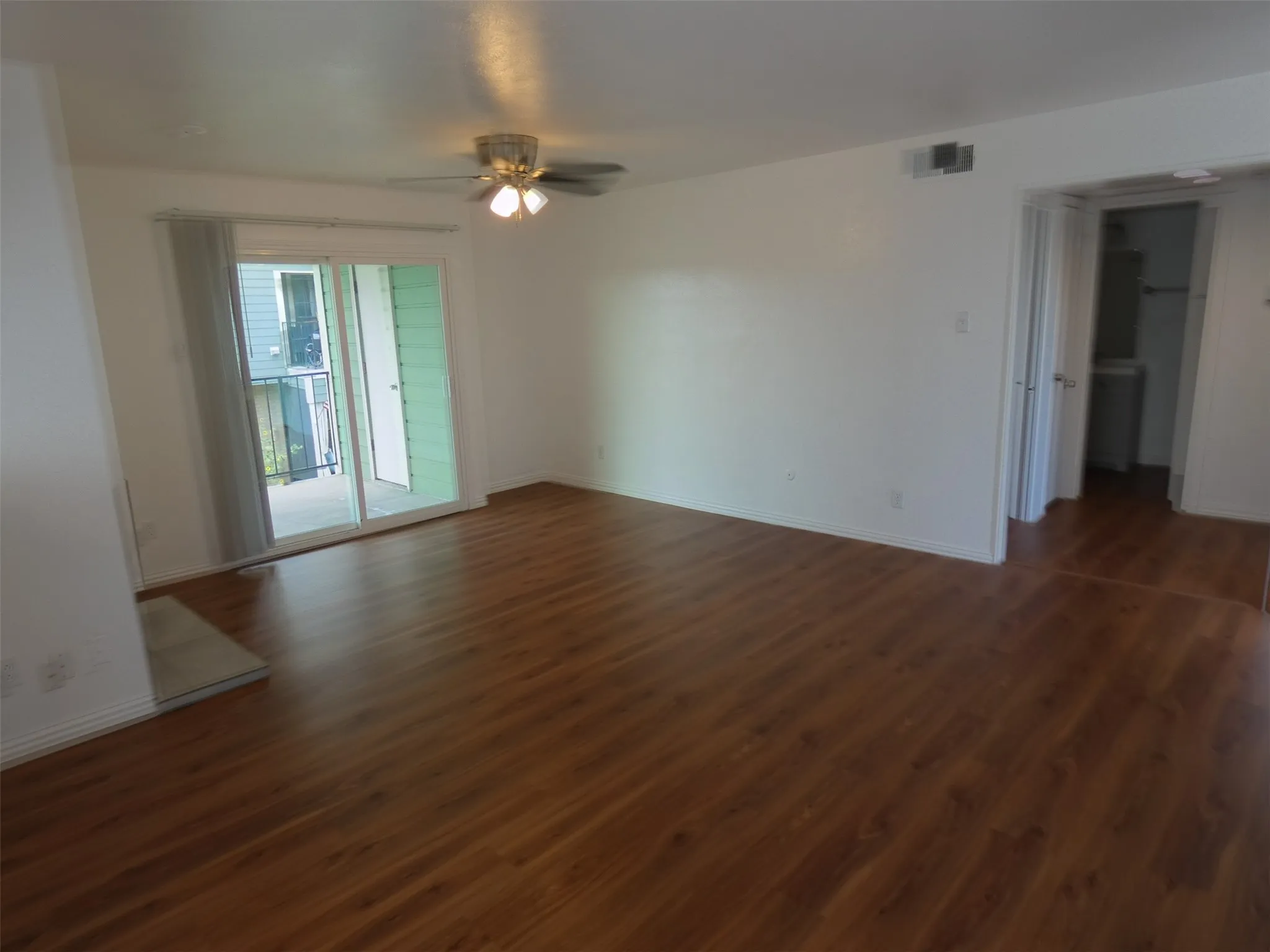 Condominium For Rent in Dallas County , 5805 Lake Hubbard Parkway 202, Garland, Texas 75043, 2 Bedroom, 2 Bathroom, Garage spaces, 1,012 Sqft, built in 1983, mls#21361010, Real Estate Agent in Garland, Homes For Rent in Dallas county, Homes For Rent in Garland, Realtor in Garland Texas, Real Estate Brokerage Independent Realty Texas, Luminita Cordes Realtor