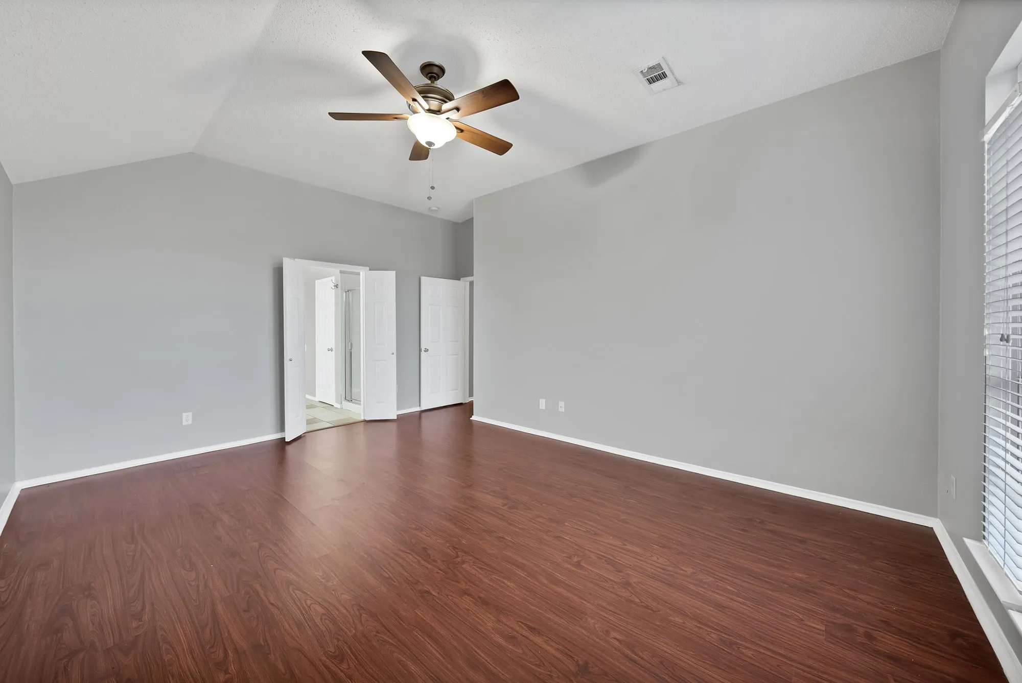 Single Family Residence For Rent in Dallas County , 745 Woodridge Drive, De Soto, Texas 75115, 4 Bedroom, 3 Bathroom, 2 Garage spaces, 2,382 Sqft, built in 2000, mls#21350663, Real Estate Agent in De Soto, Homes For Rent in Dallas county, Homes For Rent in De Soto, Realtor in De Soto Texas, Real Estate Brokerage Independent Realty Texas, Luminita Cordes Realtor