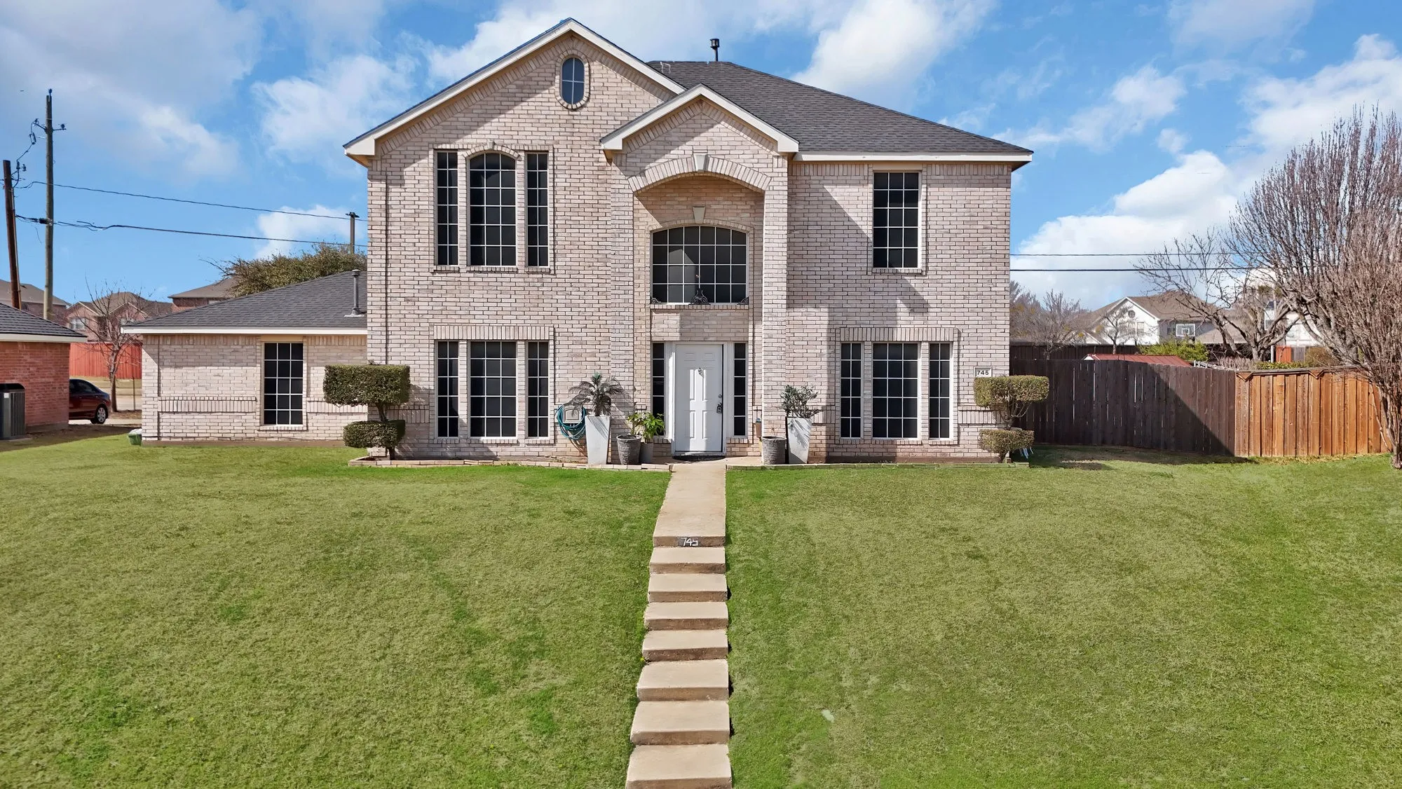 Single Family Residence For Rent in Dallas County , 745 Woodridge Drive, De Soto, Texas 75115, 4 Bedroom, 3 Bathroom, 2 Garage spaces, 2,382 Sqft, built in 2000, mls#21350663, Real Estate Agent in De Soto, Homes For Rent in Dallas county, Homes For Rent in De Soto, Realtor in De Soto Texas, Real Estate Brokerage Independent Realty Texas, Luminita Cordes Realtor