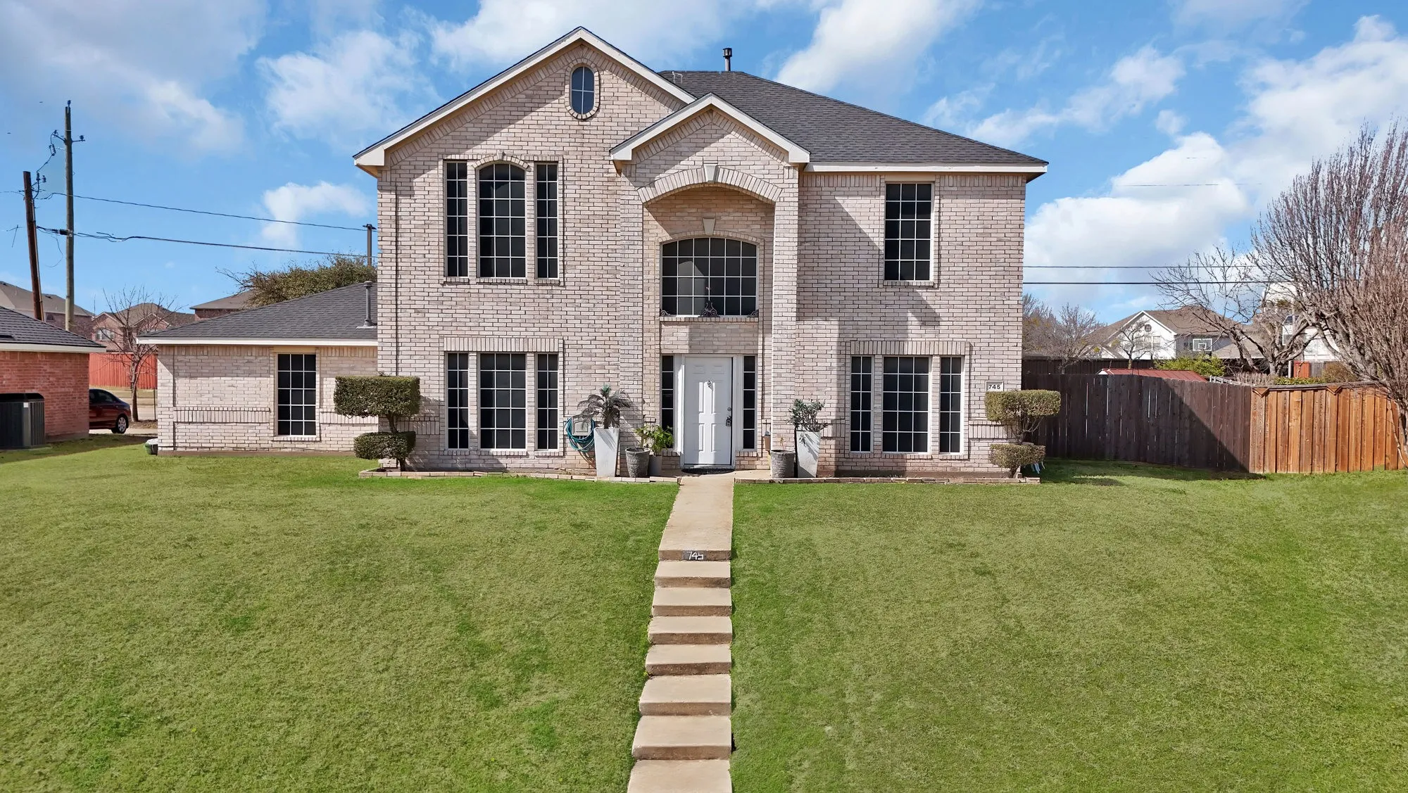 Single Family Residence For Rent in Dallas County , 745 Woodridge Drive, De Soto, Texas 75115, 4 Bedroom, 3 Bathroom, 2 Garage spaces, 2,382 Sqft, built in 2000, mls#21350663, Real Estate Agent in De Soto, Homes For Rent in Dallas county, Homes For Rent in De Soto, Realtor in De Soto Texas, Real Estate Brokerage Independent Realty Texas, Luminita Cordes Realtor