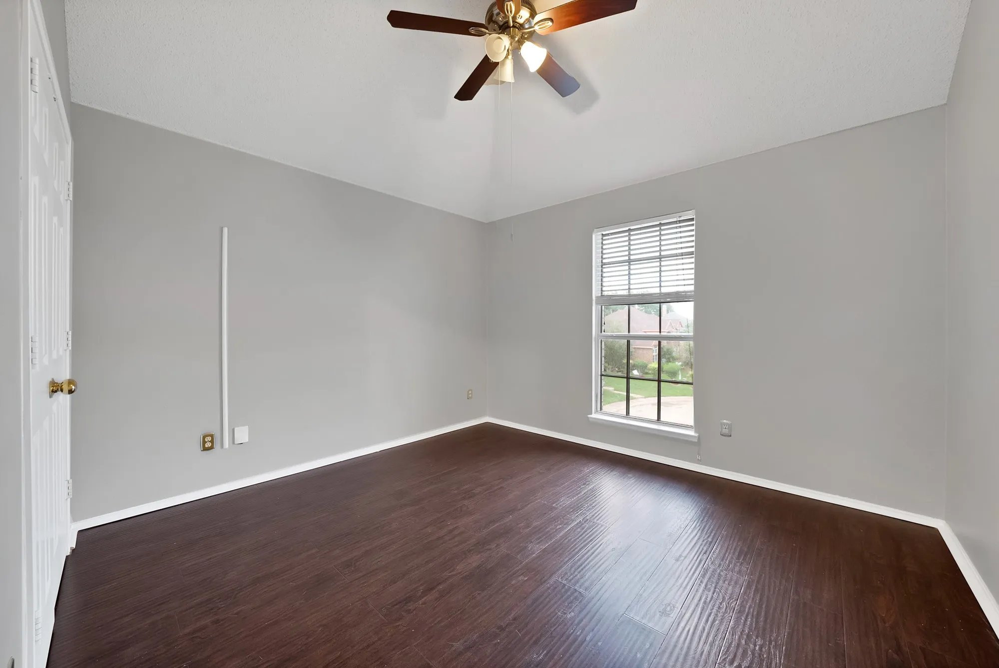 Single Family Residence For Rent in Dallas County , 745 Woodridge Drive, De Soto, Texas 75115, 4 Bedroom, 3 Bathroom, 2 Garage spaces, 2,382 Sqft, built in 2000, mls#21350663, Real Estate Agent in De Soto, Homes For Rent in Dallas county, Homes For Rent in De Soto, Realtor in De Soto Texas, Real Estate Brokerage Independent Realty Texas, Luminita Cordes Realtor