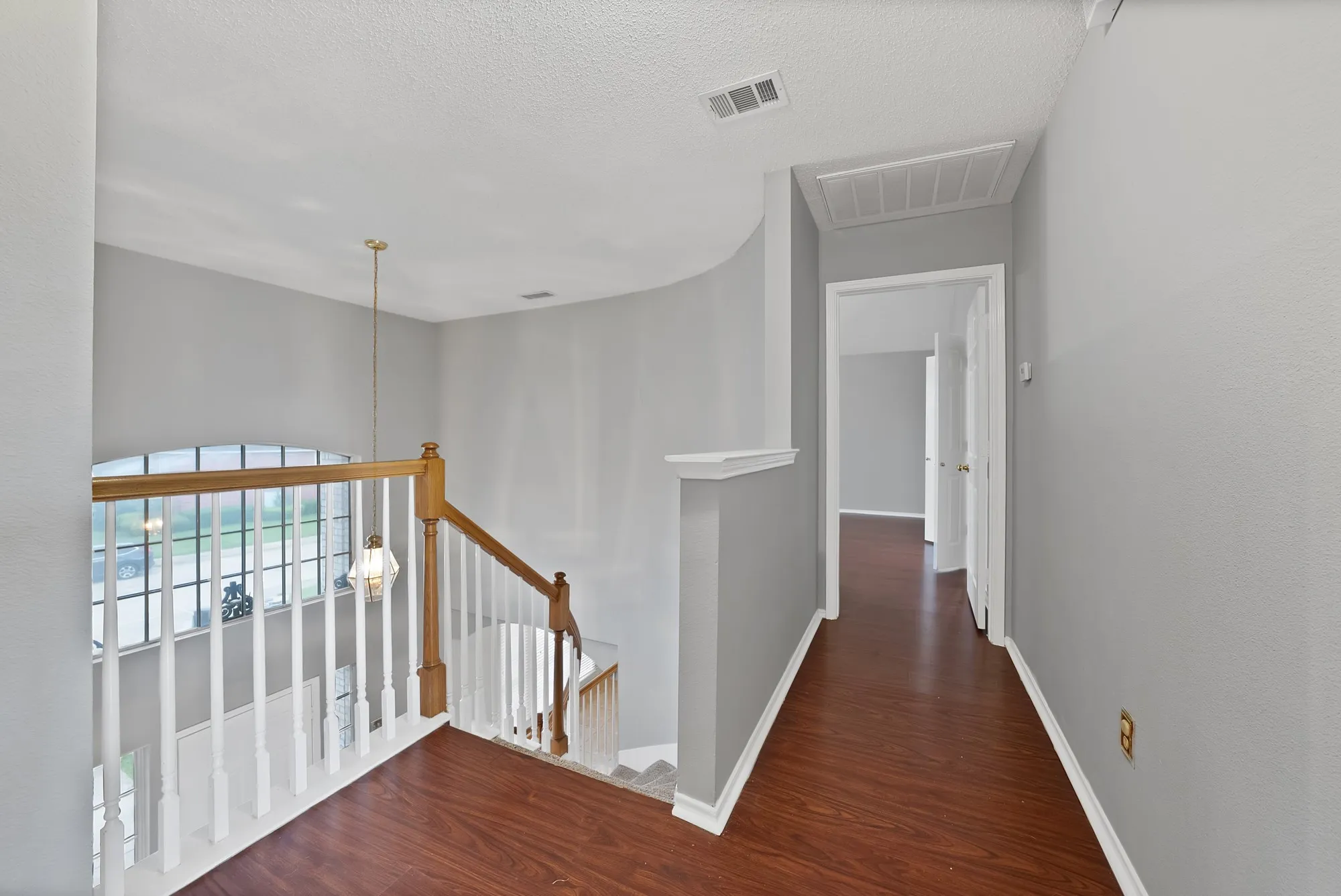 Single Family Residence For Rent in Dallas County , 745 Woodridge Drive, De Soto, Texas 75115, 4 Bedroom, 3 Bathroom, 2 Garage spaces, 2,382 Sqft, built in 2000, mls#21350663, Real Estate Agent in De Soto, Homes For Rent in Dallas county, Homes For Rent in De Soto, Realtor in De Soto Texas, Real Estate Brokerage Independent Realty Texas, Luminita Cordes Realtor