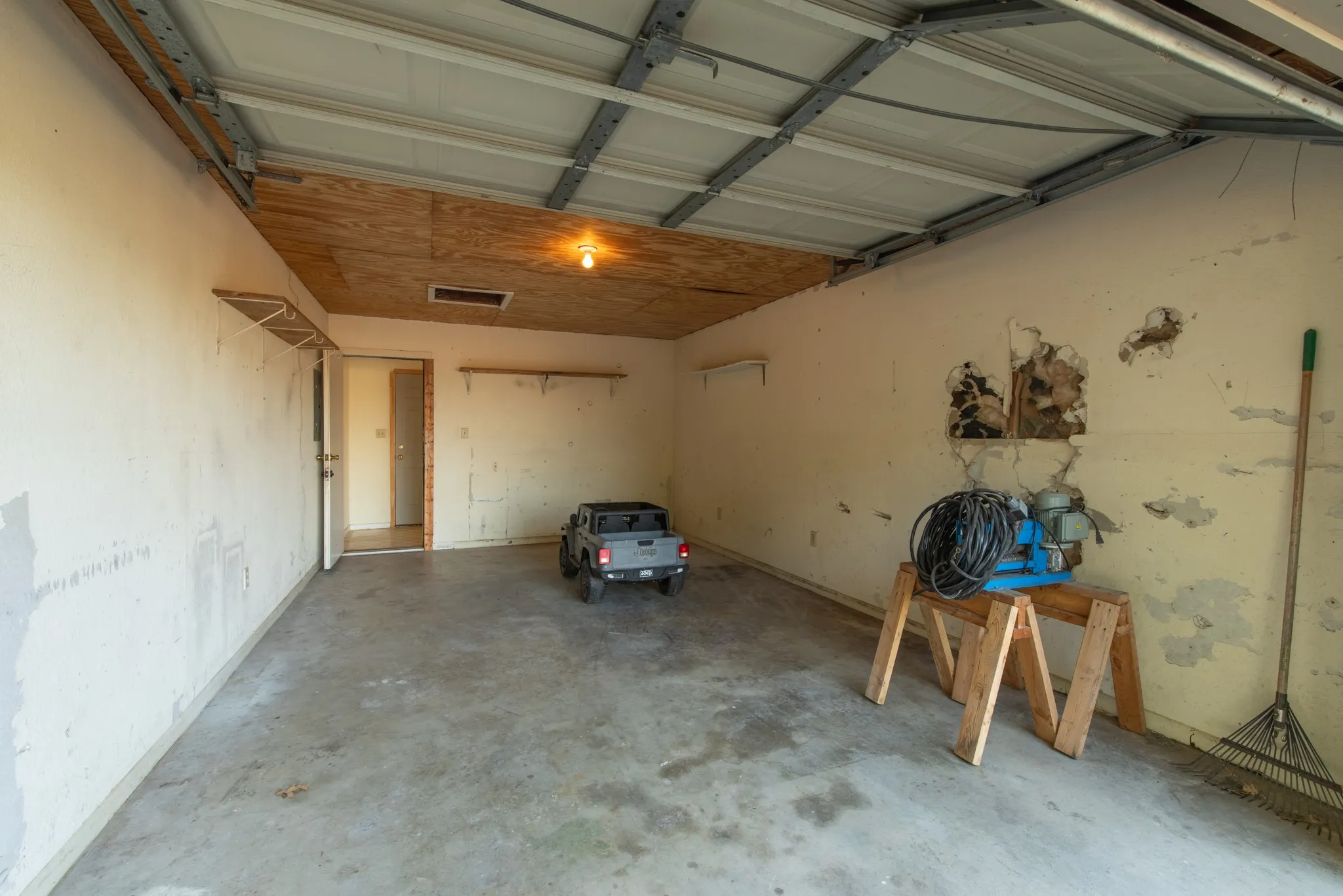 Single Family Residence For Sale in Hamilton County , 510 S Williams Street, Hamilton, Texas 76531, 3 Bedroom, 2 Bathroom, 1 Garage spaces, 1,179 Sqft, built in 1980, mls#21360893, Real Estate Agent in Hamilton, Homes For Sale in Hamilton county, Homes For Sale in Hamilton, Realtor in Hamilton Texas, Real Estate Brokerage Independent Realty Texas, Luminita Cordes Realtor
