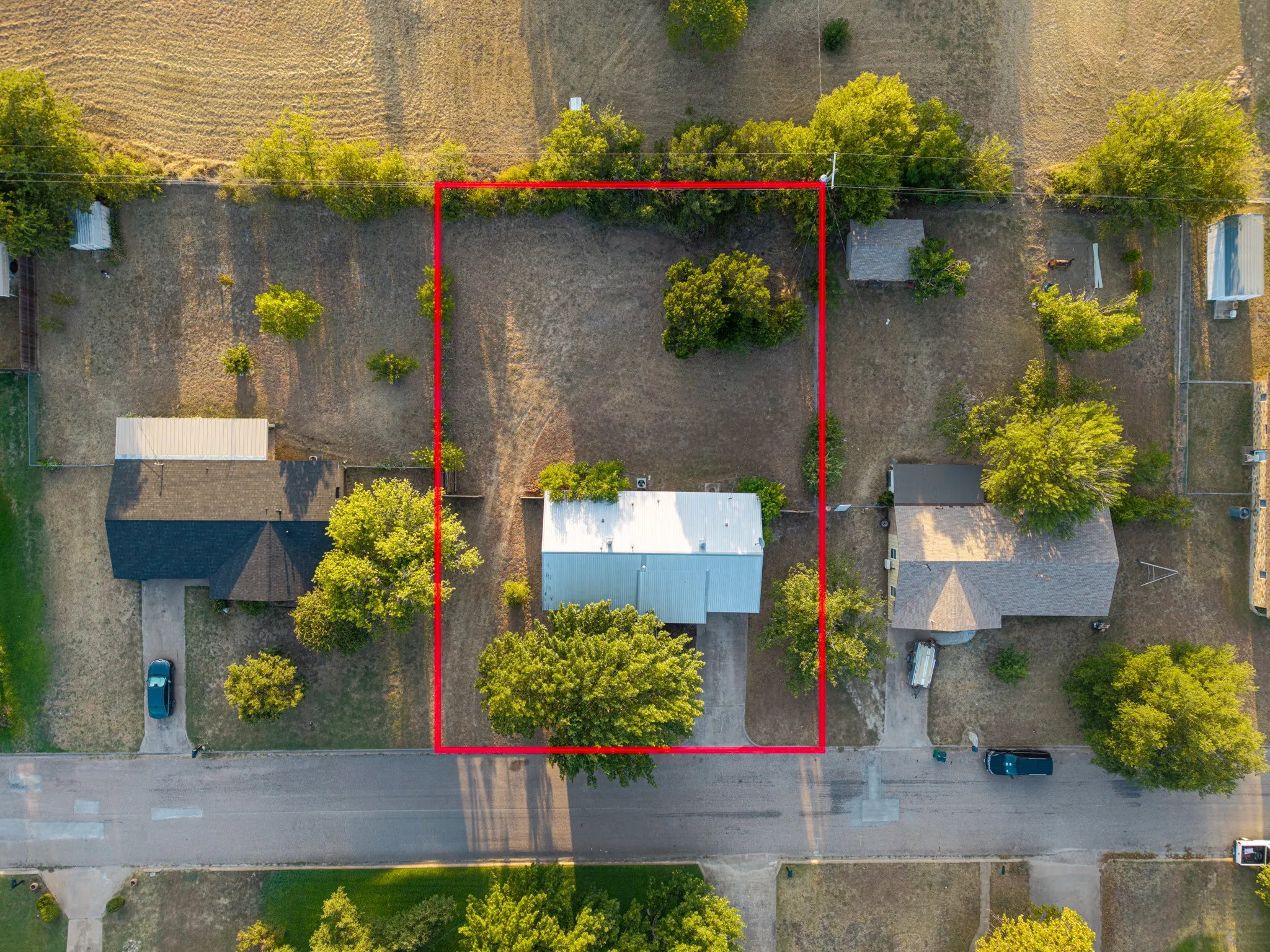 Single Family Residence For Sale in Hamilton County , 510 S Williams Street, Hamilton, Texas 76531, 3 Bedroom, 2 Bathroom, 1 Garage spaces, 1,179 Sqft, built in 1980, mls#21360893, Real Estate Agent in Hamilton, Homes For Sale in Hamilton county, Homes For Sale in Hamilton, Realtor in Hamilton Texas, Real Estate Brokerage Independent Realty Texas, Luminita Cordes Realtor