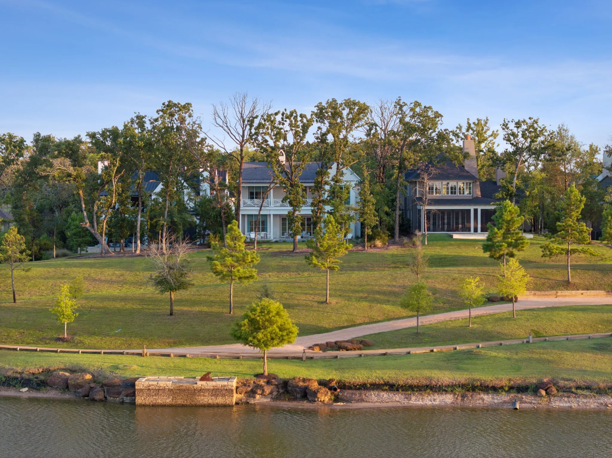 Single Family Residence For Sale in Henderson County , 13420 Lanyard Lane, Malakoff, Texas 75148, 6 Bedroom, 7 Bathroom, 2 Garage spaces, 5,588 Sqft, built in 2022, mls#21341658, Real Estate Agent in Malakoff, Homes For Sale in Henderson county, Homes For Sale in Malakoff, Realtor in Malakoff Texas, Real Estate Brokerage Independent Realty Texas, Luminita Cordes Realtor