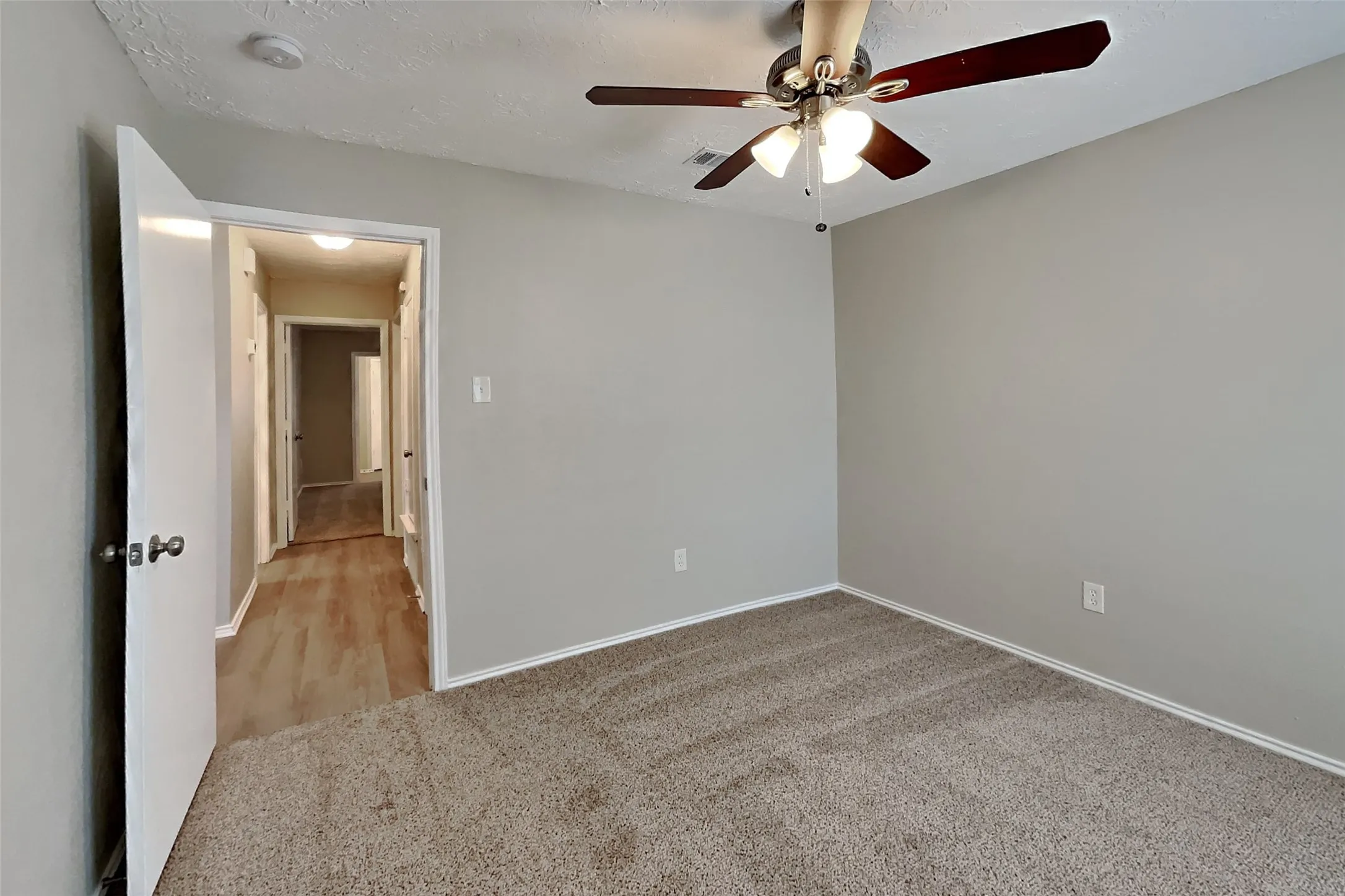 Single Family Residence For Rent in Collin County , 1217 Seabrook Drive, Plano, Texas 75023, 3 Bedroom, 2 Bathroom, 2 Garage spaces, 1,741 Sqft, built in 1981, mls#21361036, Real Estate Agent in Plano, Homes For Rent in Collin county, Homes For Rent in Plano, Realtor in Plano Texas, Real Estate Brokerage Independent Realty Texas, Luminita Cordes Realtor