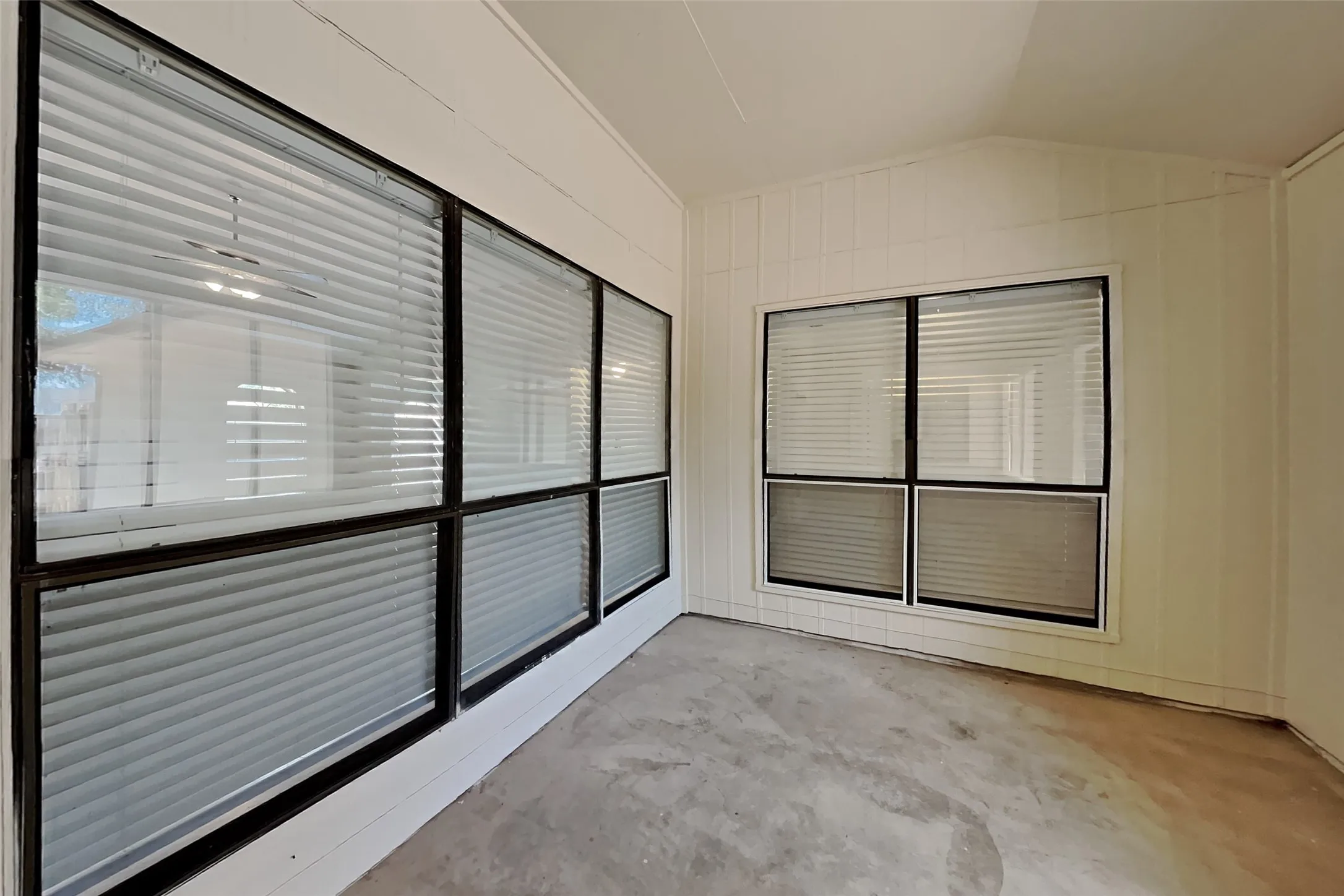 Single Family Residence For Rent in Collin County , 1217 Seabrook Drive, Plano, Texas 75023, 3 Bedroom, 2 Bathroom, 2 Garage spaces, 1,741 Sqft, built in 1981, mls#21361036, Real Estate Agent in Plano, Homes For Rent in Collin county, Homes For Rent in Plano, Realtor in Plano Texas, Real Estate Brokerage Independent Realty Texas, Luminita Cordes Realtor