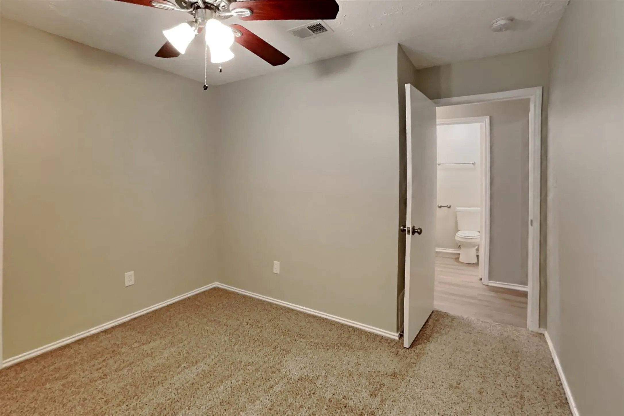 Single Family Residence For Rent in Collin County , 1217 Seabrook Drive, Plano, Texas 75023, 3 Bedroom, 2 Bathroom, 2 Garage spaces, 1,741 Sqft, built in 1981, mls#21361036, Real Estate Agent in Plano, Homes For Rent in Collin county, Homes For Rent in Plano, Realtor in Plano Texas, Real Estate Brokerage Independent Realty Texas, Luminita Cordes Realtor