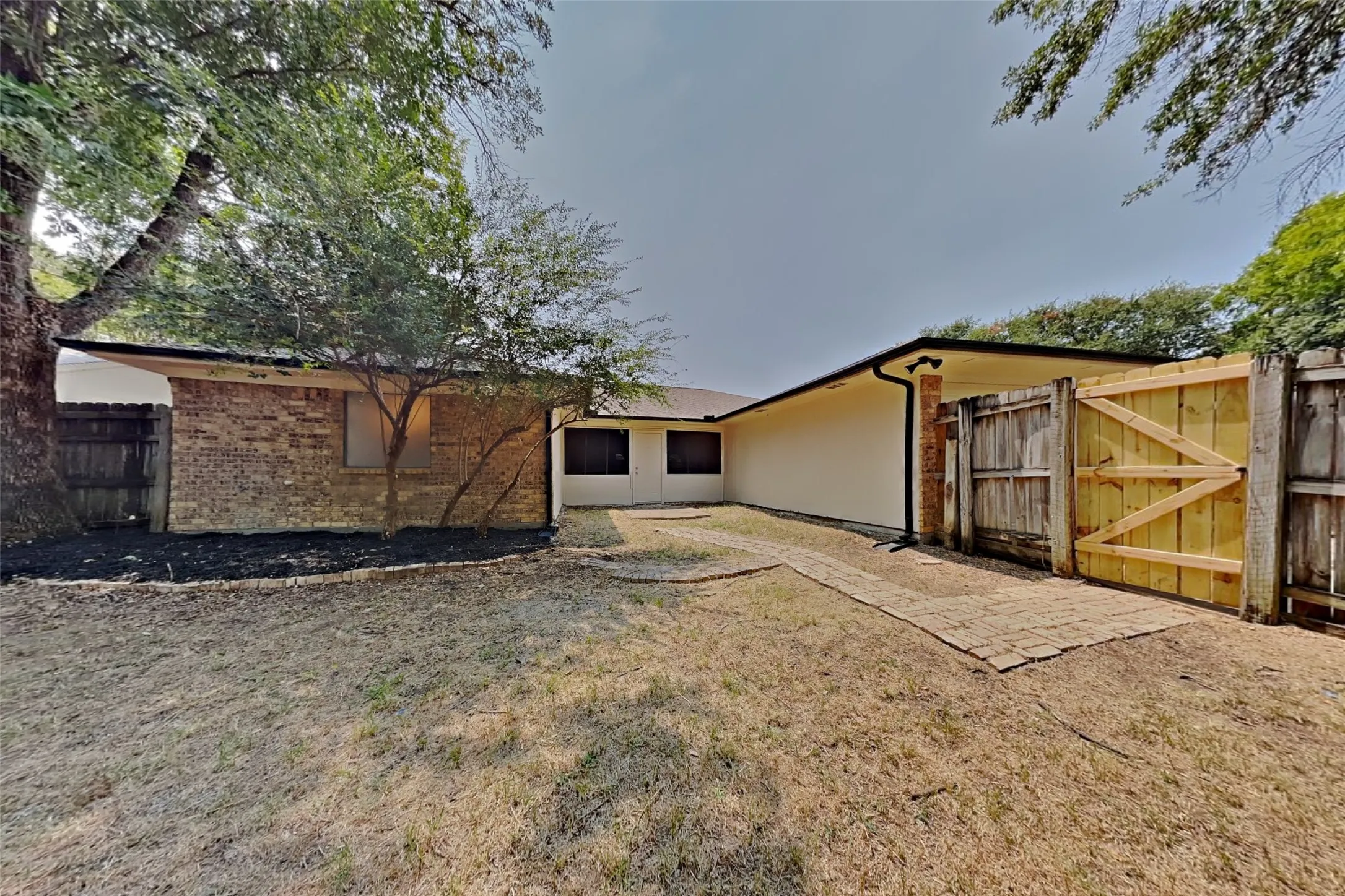 Single Family Residence For Rent in Collin County , 1217 Seabrook Drive, Plano, Texas 75023, 3 Bedroom, 2 Bathroom, 2 Garage spaces, 1,741 Sqft, built in 1981, mls#21361036, Real Estate Agent in Plano, Homes For Rent in Collin county, Homes For Rent in Plano, Realtor in Plano Texas, Real Estate Brokerage Independent Realty Texas, Luminita Cordes Realtor