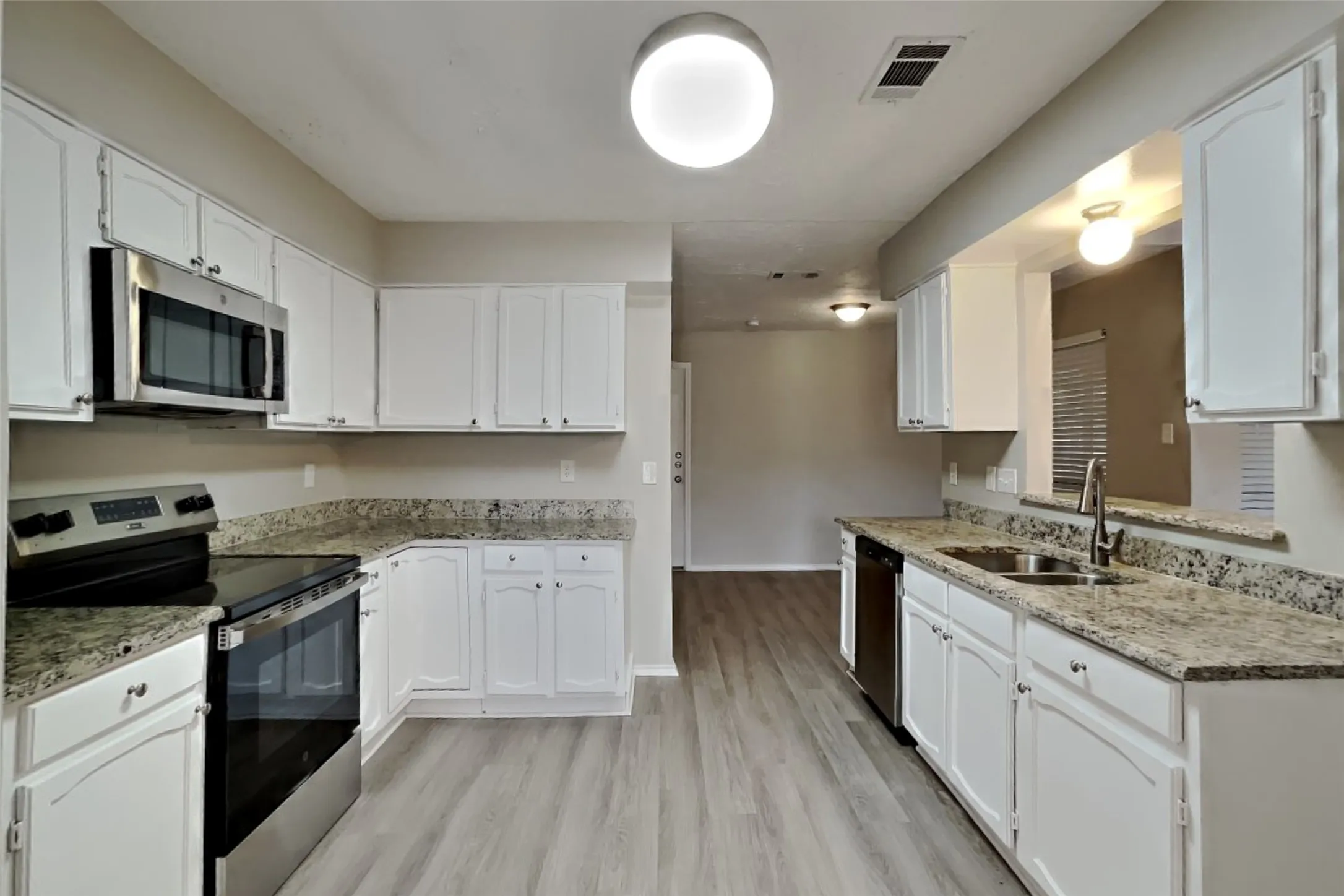 Single Family Residence For Rent in Collin County , 1217 Seabrook Drive, Plano, Texas 75023, 3 Bedroom, 2 Bathroom, 2 Garage spaces, 1,741 Sqft, built in 1981, mls#21361036, Real Estate Agent in Plano, Homes For Rent in Collin county, Homes For Rent in Plano, Realtor in Plano Texas, Real Estate Brokerage Independent Realty Texas, Luminita Cordes Realtor