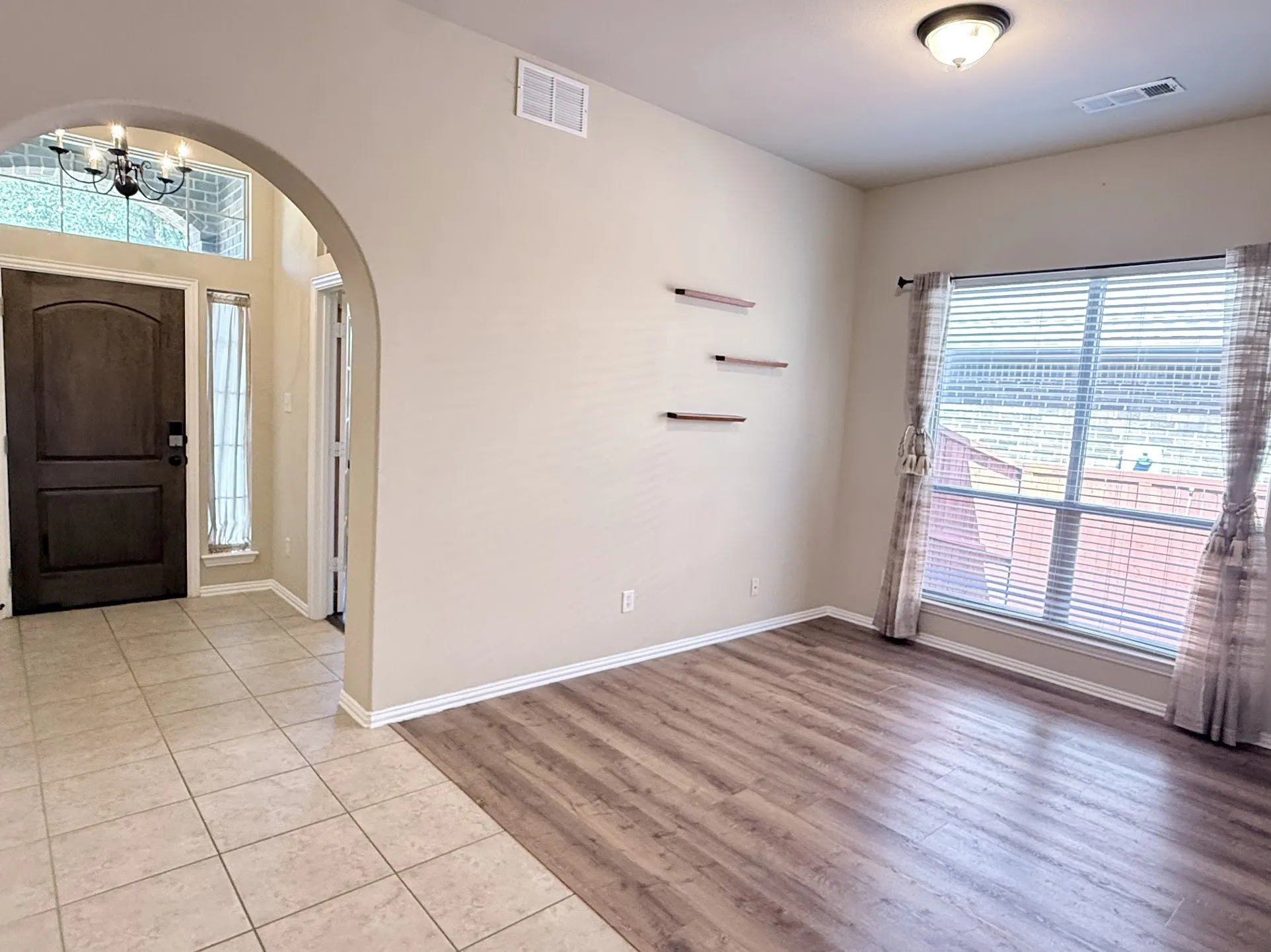 Single Family Residence For Rent in Collin County , 2612 Patriot Drive, Melissa, Texas 75454, 3 Bedroom, 2 Bathroom, 2 Garage spaces, 1,992 Sqft, built in 2012, mls#21361026, Real Estate Agent in Melissa, Homes For Rent in Collin county, Homes For Rent in Melissa, Realtor in Melissa Texas, Real Estate Brokerage Independent Realty Texas, Luminita Cordes Realtor