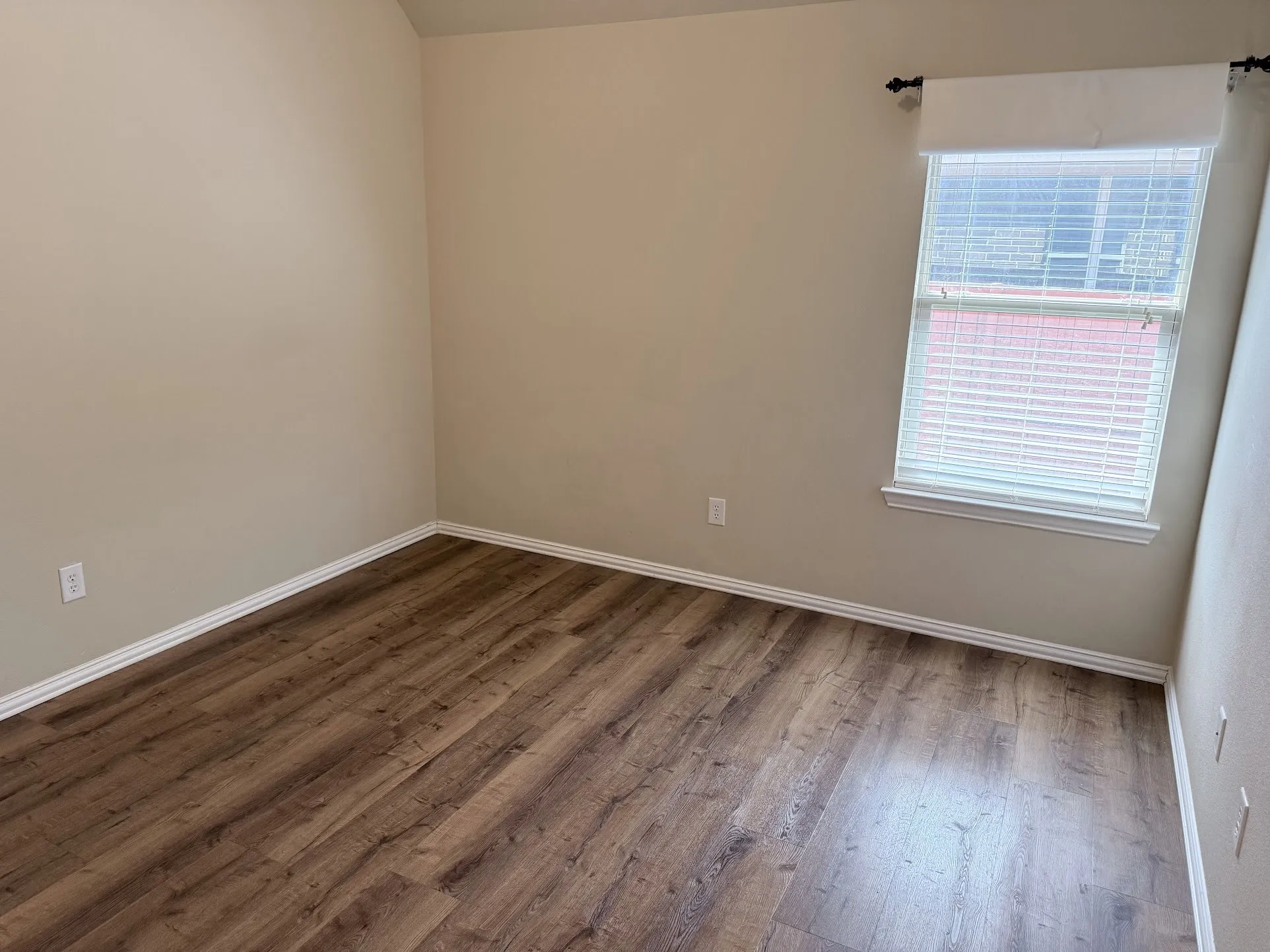 Single Family Residence For Rent in Collin County , 2612 Patriot Drive, Melissa, Texas 75454, 3 Bedroom, 2 Bathroom, 2 Garage spaces, 1,992 Sqft, built in 2012, mls#21361026, Real Estate Agent in Melissa, Homes For Rent in Collin county, Homes For Rent in Melissa, Realtor in Melissa Texas, Real Estate Brokerage Independent Realty Texas, Luminita Cordes Realtor