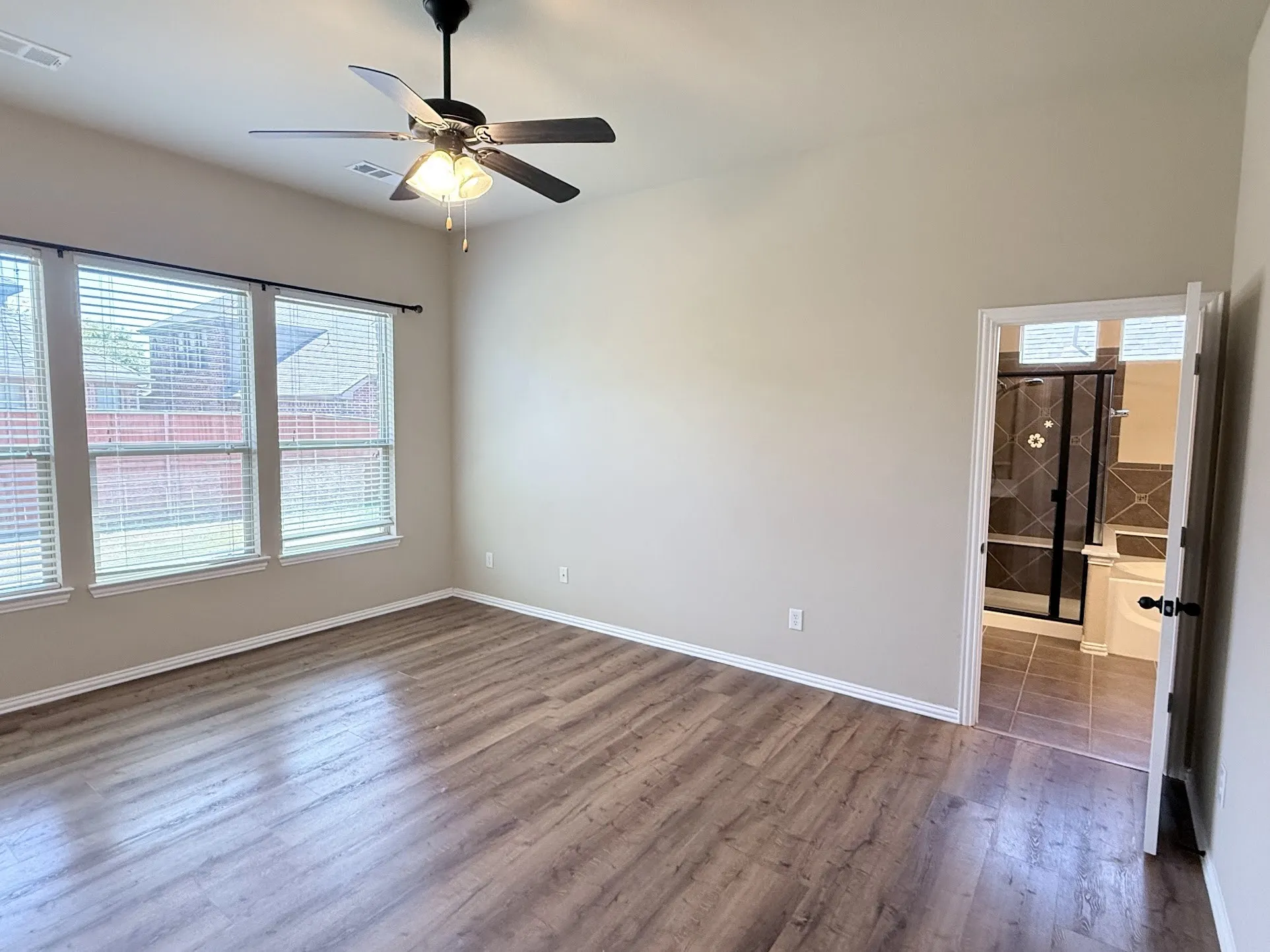 Single Family Residence For Rent in Collin County , 2612 Patriot Drive, Melissa, Texas 75454, 3 Bedroom, 2 Bathroom, 2 Garage spaces, 1,992 Sqft, built in 2012, mls#21361026, Real Estate Agent in Melissa, Homes For Rent in Collin county, Homes For Rent in Melissa, Realtor in Melissa Texas, Real Estate Brokerage Independent Realty Texas, Luminita Cordes Realtor