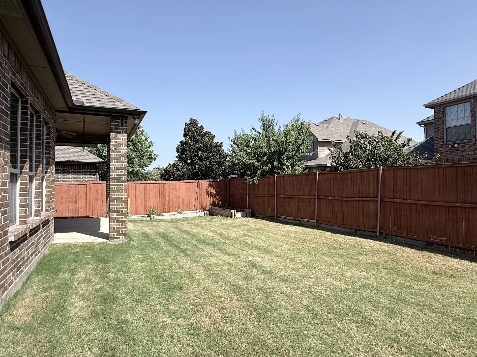 Single Family Residence For Rent in Collin County , 2612 Patriot Drive, Melissa, Texas 75454, 3 Bedroom, 2 Bathroom, 2 Garage spaces, 1,992 Sqft, built in 2012, mls#21361026, Real Estate Agent in Melissa, Homes For Rent in Collin county, Homes For Rent in Melissa, Realtor in Melissa Texas, Real Estate Brokerage Independent Realty Texas, Luminita Cordes Realtor