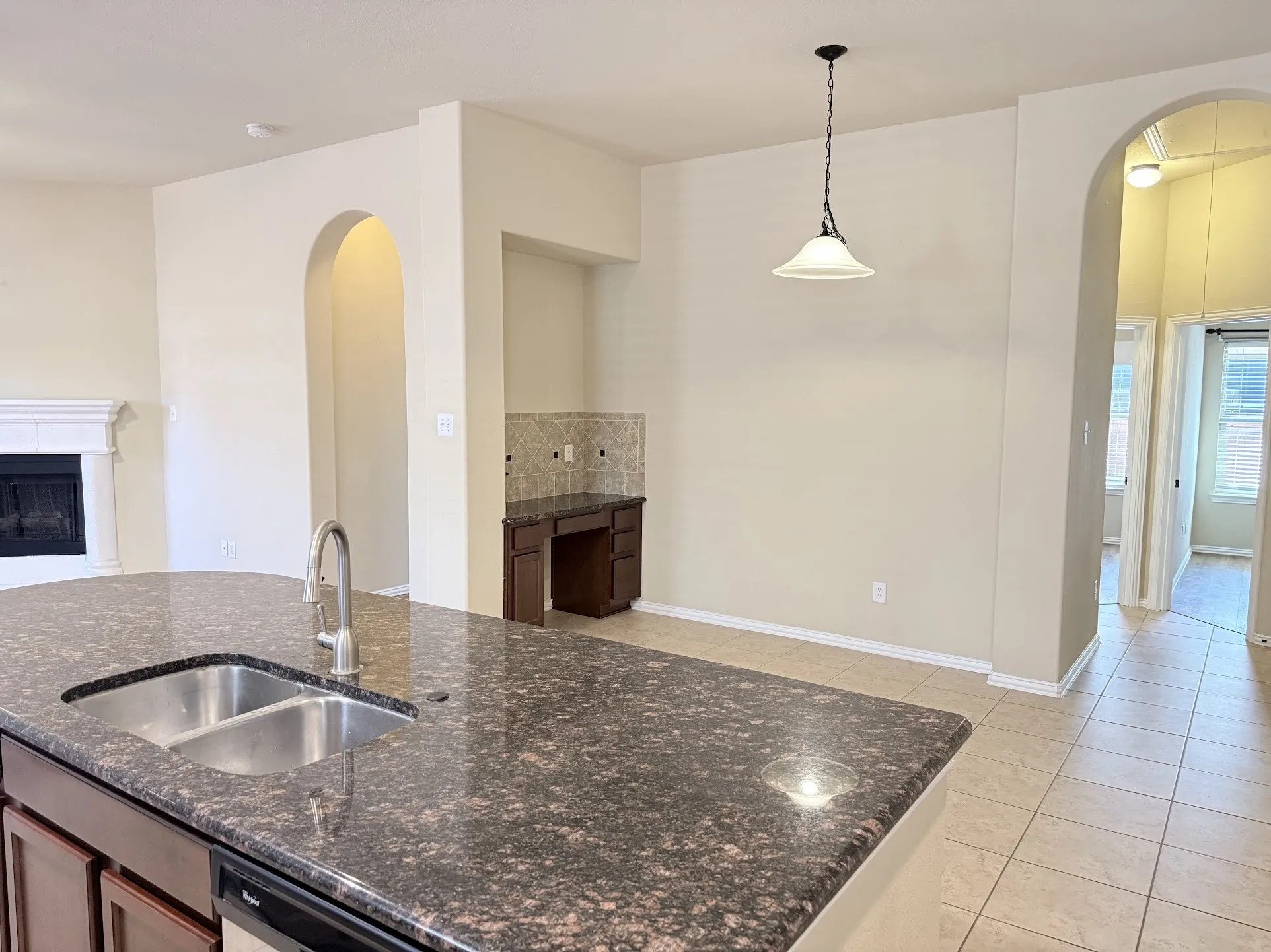 Single Family Residence For Rent in Collin County , 2612 Patriot Drive, Melissa, Texas 75454, 3 Bedroom, 2 Bathroom, 2 Garage spaces, 1,992 Sqft, built in 2012, mls#21361026, Real Estate Agent in Melissa, Homes For Rent in Collin county, Homes For Rent in Melissa, Realtor in Melissa Texas, Real Estate Brokerage Independent Realty Texas, Luminita Cordes Realtor