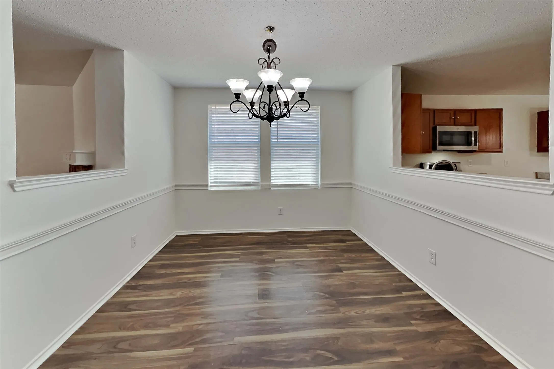 Single Family Residence For Rent in Tarrant County , 5145 Cliff Oaks Drive, Fort Worth, Texas 76179, 3 Bedroom, 2 Bathroom, 2 Garage spaces, 1,881 Sqft, built in 2004, mls#21361042, Real Estate Agent in Fort Worth, Homes For Rent in Tarrant county, Homes For Rent in Fort Worth, Realtor in Fort Worth Texas, Real Estate Brokerage Independent Realty Texas, Luminita Cordes Realtor