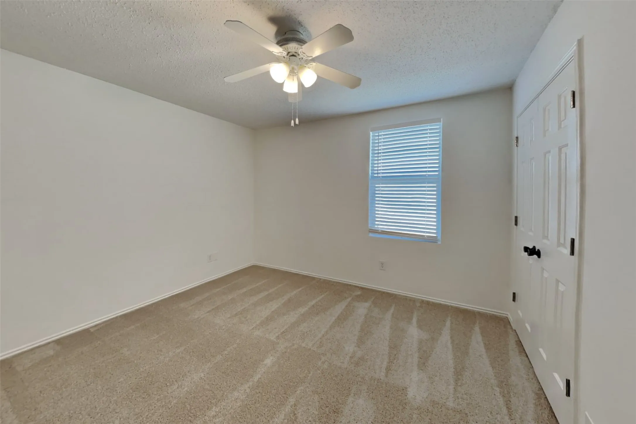 Single Family Residence For Rent in Tarrant County , 5145 Cliff Oaks Drive, Fort Worth, Texas 76179, 3 Bedroom, 2 Bathroom, 2 Garage spaces, 1,881 Sqft, built in 2004, mls#21361042, Real Estate Agent in Fort Worth, Homes For Rent in Tarrant county, Homes For Rent in Fort Worth, Realtor in Fort Worth Texas, Real Estate Brokerage Independent Realty Texas, Luminita Cordes Realtor