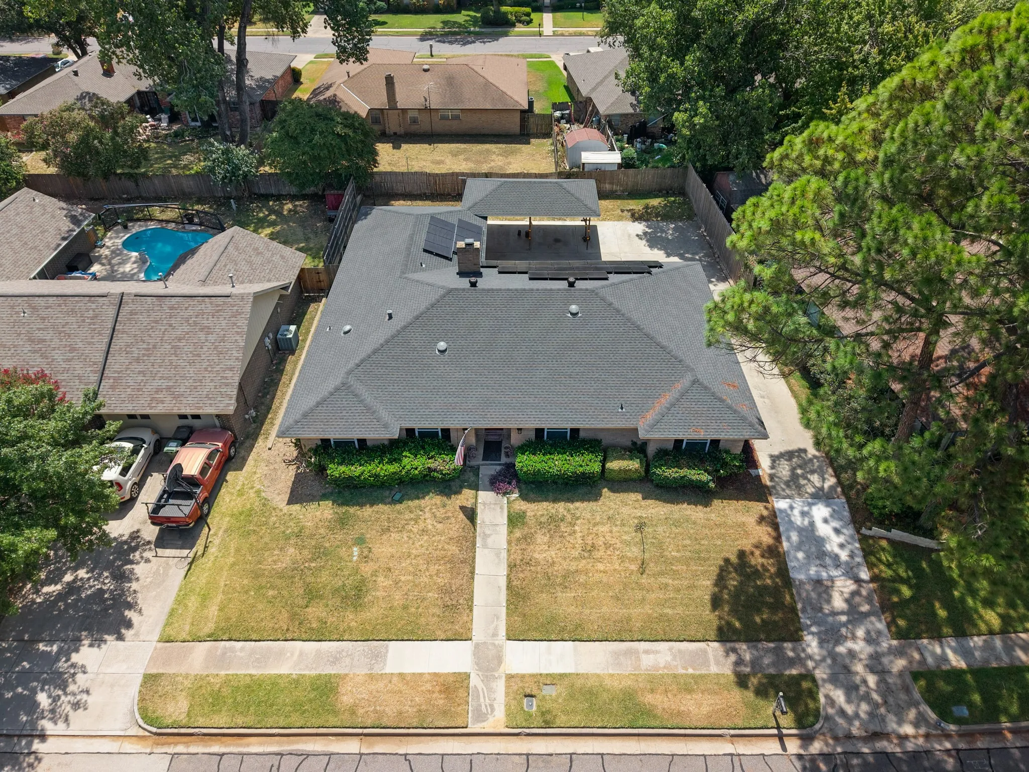 Single Family Residence For Sale in Tarrant County , 1807 Holm Oak Street, Arlington, Texas 76012, 4 Bedroom, 3 Bathroom, 2 Garage spaces, 2,344 Sqft, built in 1971, mls#21361043, Real Estate Agent in Arlington, Homes For Sale in Tarrant county, Homes For Sale in Arlington, Realtor in Arlington Texas, Real Estate Brokerage Independent Realty Texas, Luminita Cordes Realtor