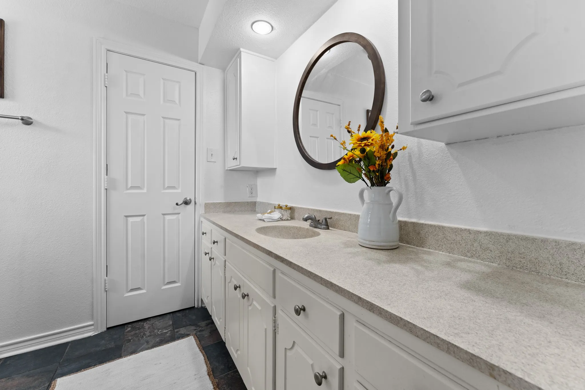 Single Family Residence For Sale in Tarrant County , 1807 Holm Oak Street, Arlington, Texas 76012, 4 Bedroom, 3 Bathroom, 2 Garage spaces, 2,344 Sqft, built in 1971, mls#21361043, Real Estate Agent in Arlington, Homes For Sale in Tarrant county, Homes For Sale in Arlington, Realtor in Arlington Texas, Real Estate Brokerage Independent Realty Texas, Luminita Cordes Realtor