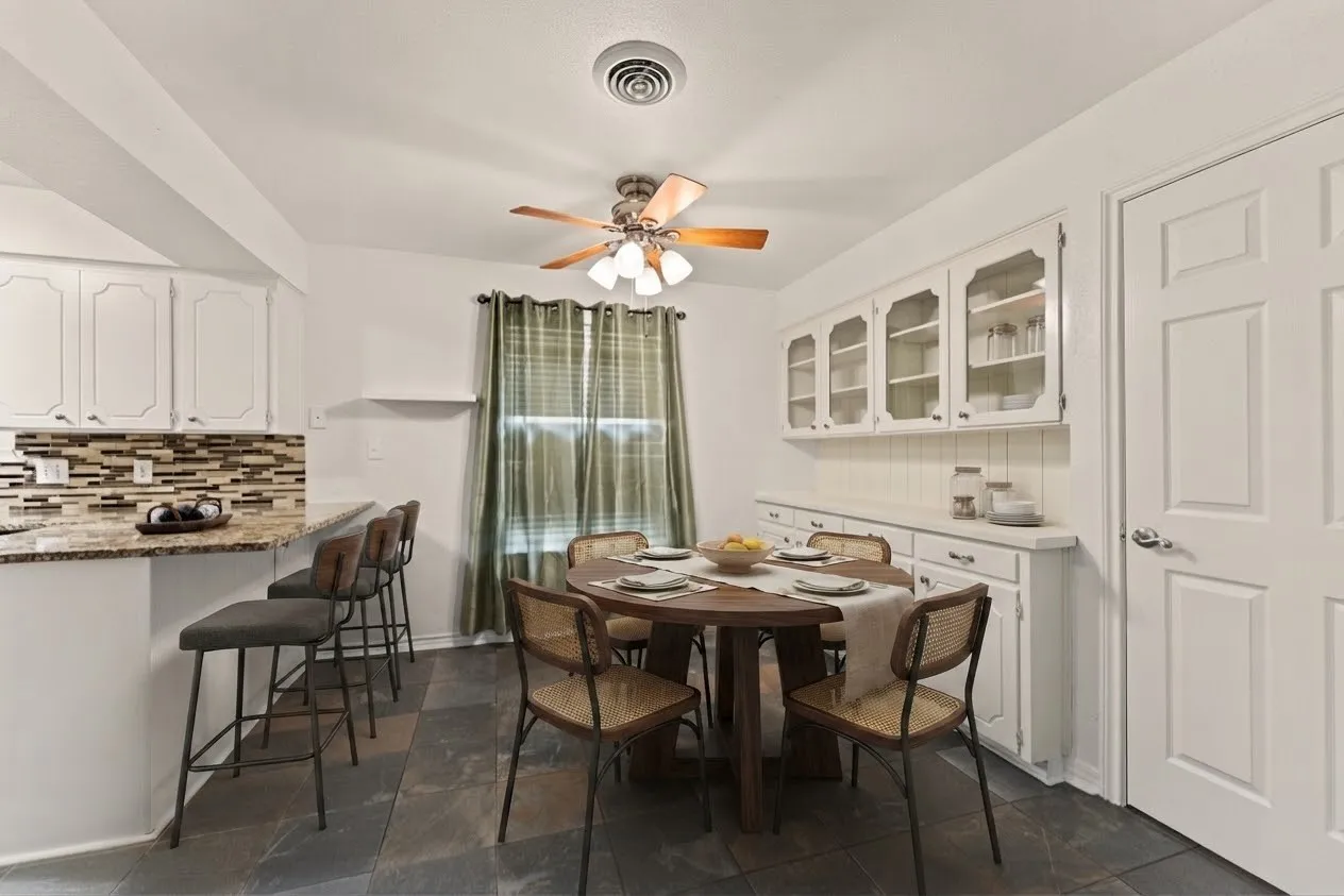 Single Family Residence For Sale in Tarrant County , 1807 Holm Oak Street, Arlington, Texas 76012, 4 Bedroom, 3 Bathroom, 2 Garage spaces, 2,344 Sqft, built in 1971, mls#21361043, Real Estate Agent in Arlington, Homes For Sale in Tarrant county, Homes For Sale in Arlington, Realtor in Arlington Texas, Real Estate Brokerage Independent Realty Texas, Luminita Cordes Realtor