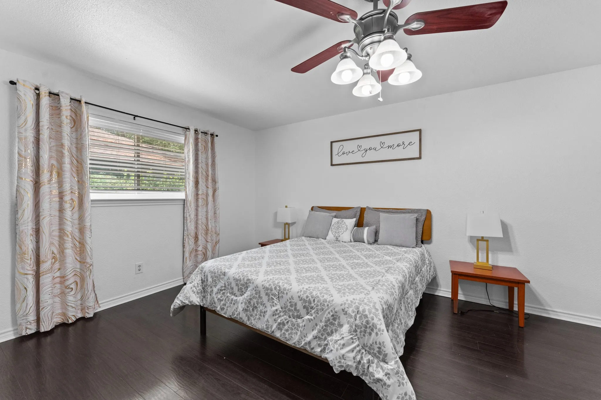 Single Family Residence For Sale in Tarrant County , 1807 Holm Oak Street, Arlington, Texas 76012, 4 Bedroom, 3 Bathroom, 2 Garage spaces, 2,344 Sqft, built in 1971, mls#21361043, Real Estate Agent in Arlington, Homes For Sale in Tarrant county, Homes For Sale in Arlington, Realtor in Arlington Texas, Real Estate Brokerage Independent Realty Texas, Luminita Cordes Realtor